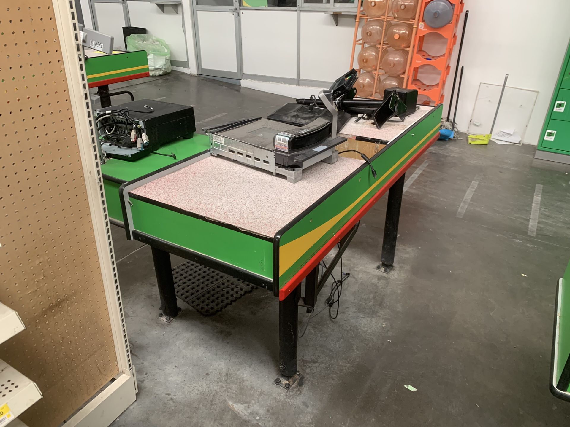 Wooden checkout cabinet with cigarette case, includes 1 gondola type cabinet for display - Image 5 of 17