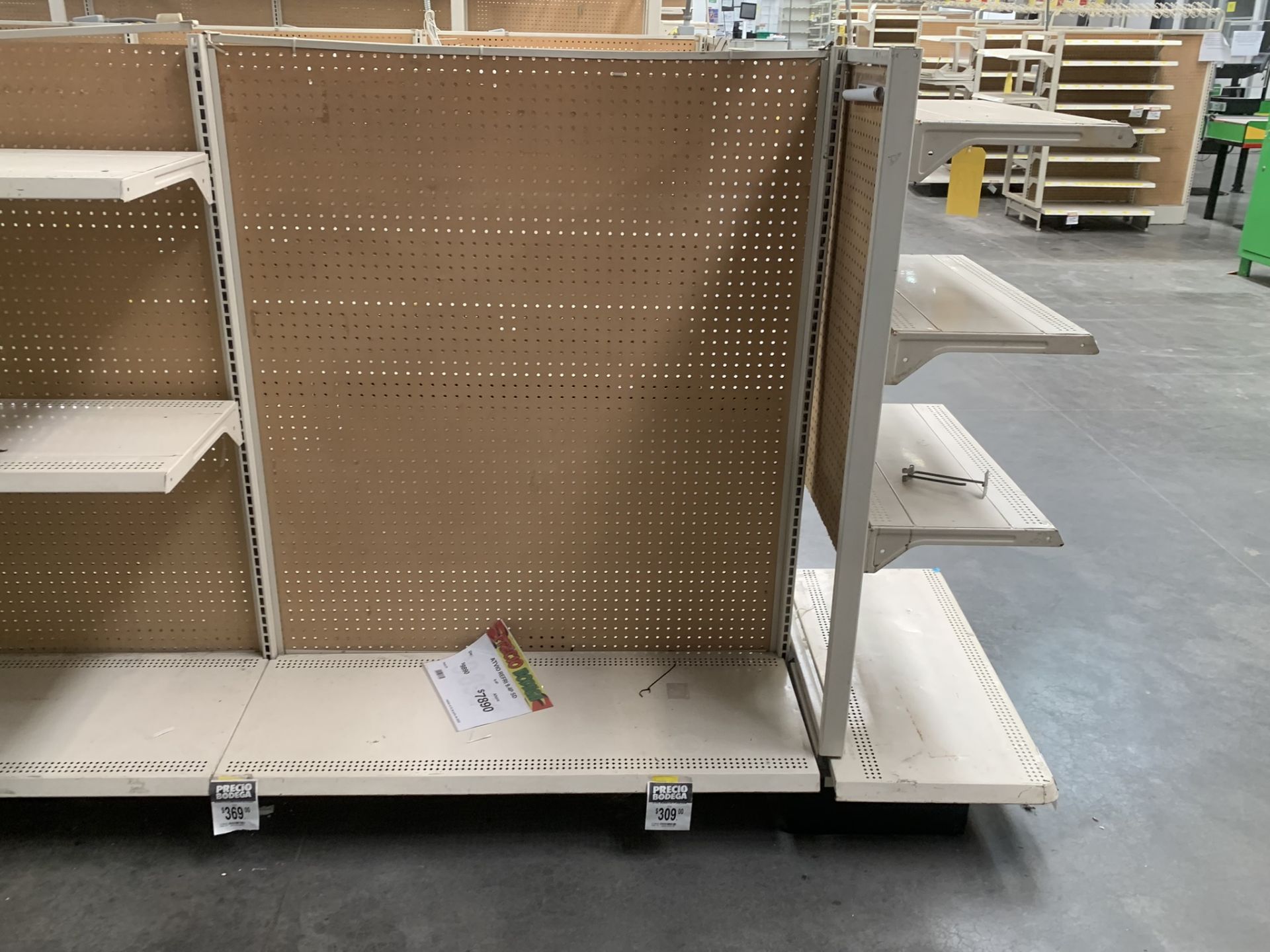 2 gondola-type display cabinet measures 3.80 x 0.91 x 1.55 that are made up of 10 posts and 37 trays - Image 20 of 35