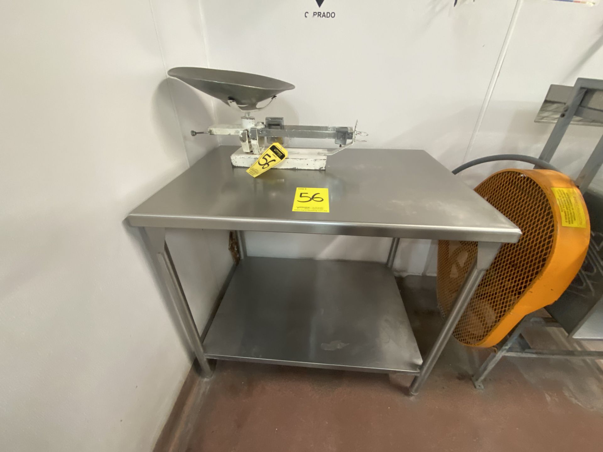 1 Stainless steel work table measures 1.00 x 0.70 x 0.90 meters; Includes balance scale