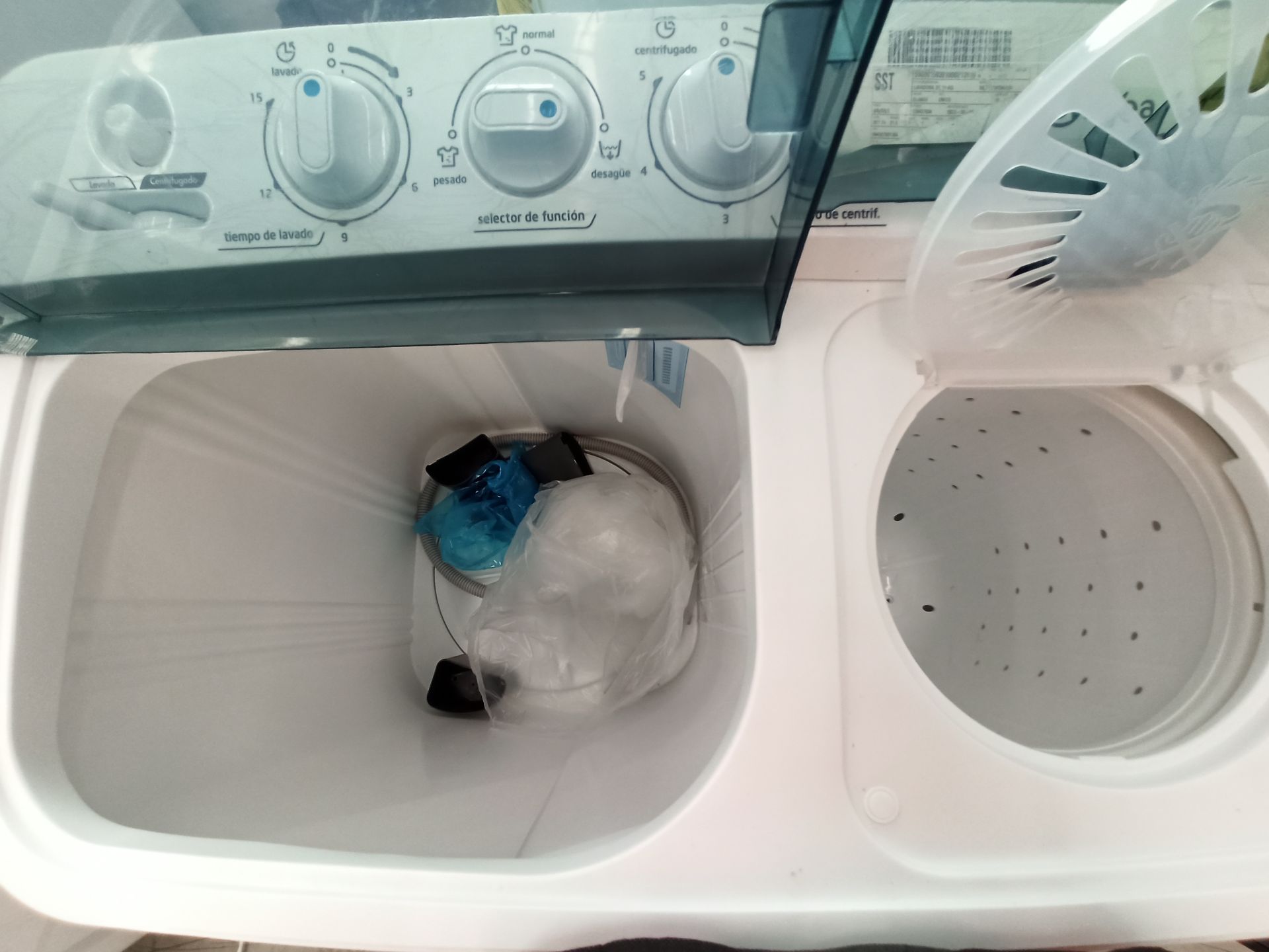 Lote de 3 lavadoras contiene: 1 Lavadora de 16 KG Marca ATVIO, Modelo ATWTT161MX, Serie N/D, Color - Image 15 of 27