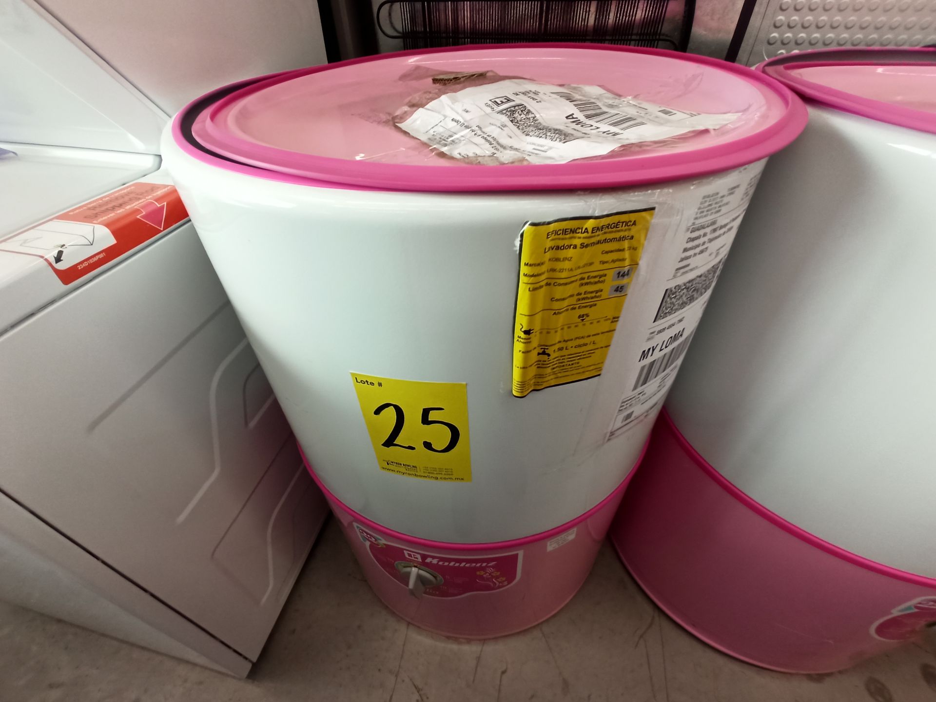 Lote de 3 lavadoras contiene: 1 Lavadora de 22 KG Marca KOBLENZ, Modelo LRK2211A, Serie N/D, Color - Image 17 of 27