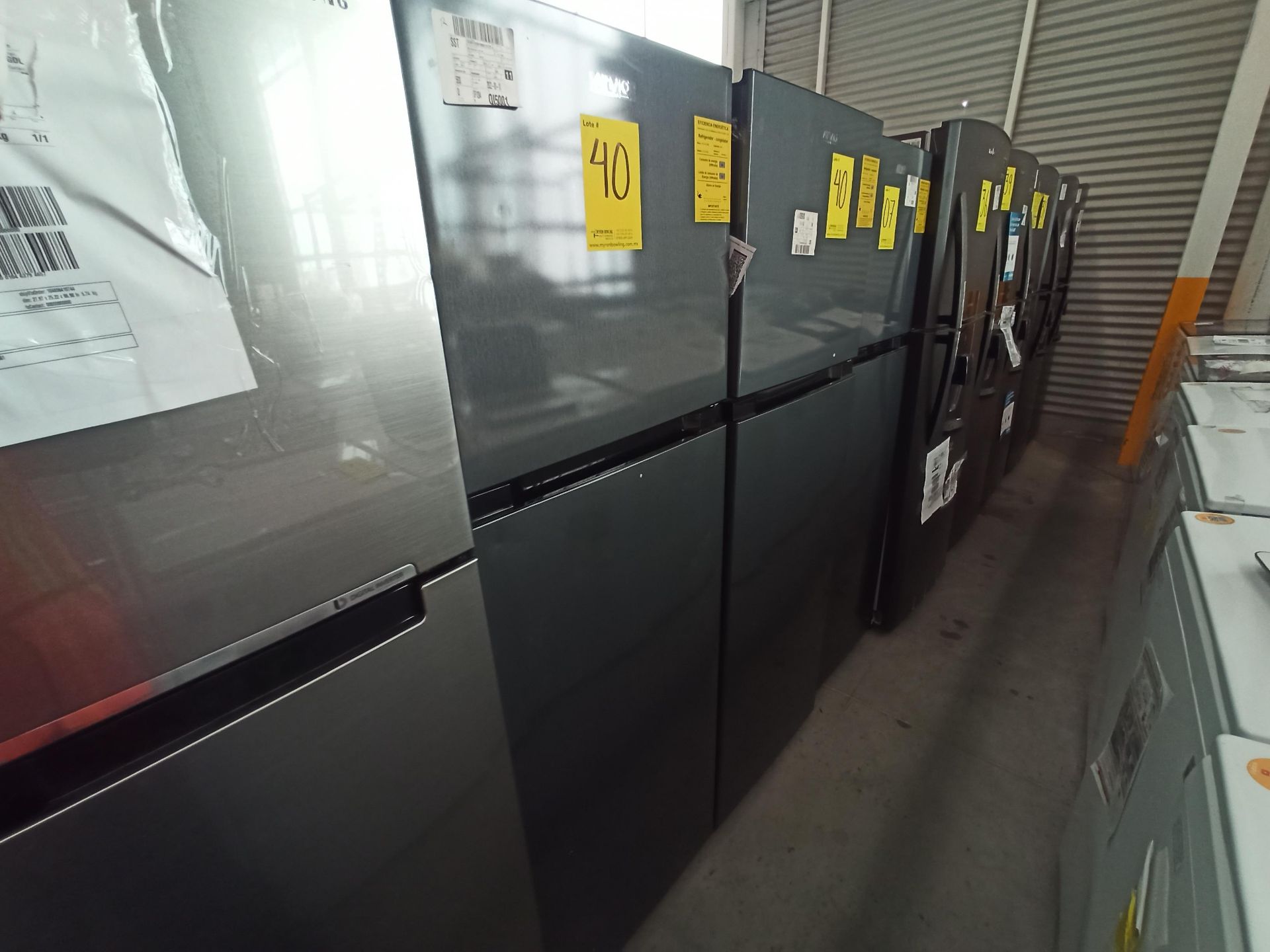 Lote de 2 refrigeradores contiene: 1 Refrigerador Marca ATVIO, Modelo AT-94PMS, Serie N/D, Color GR - Image 12 of 18