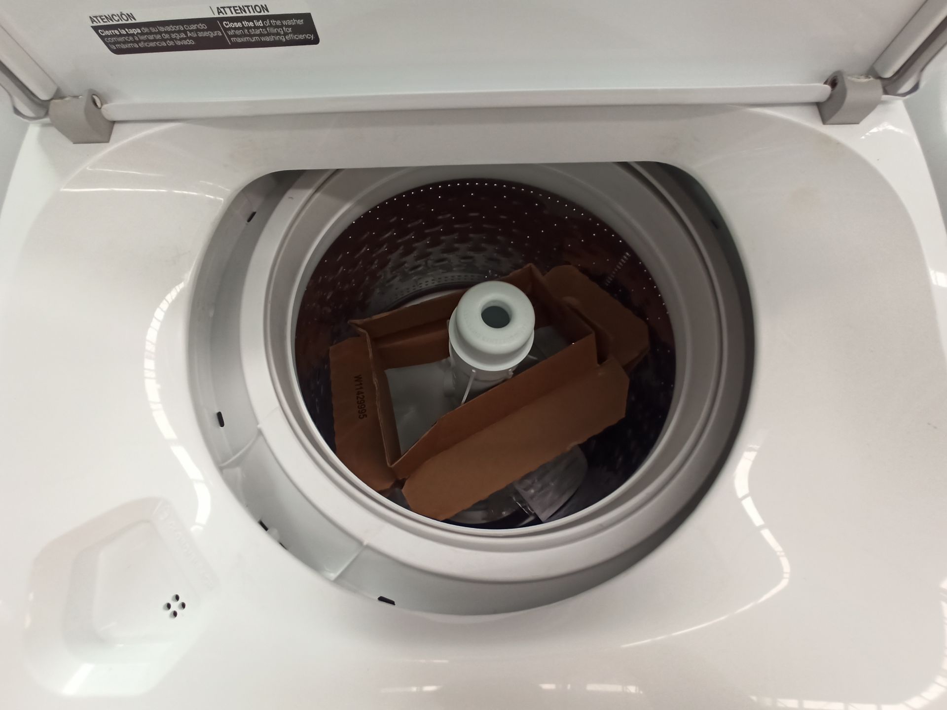 Lote de 2 lavadoras contiene: 1 Lavadora de 22 KG Marca WHIRLPOOL, Modelo 8MWTW2224JWM0, Serie HLB0 - Image 8 of 17