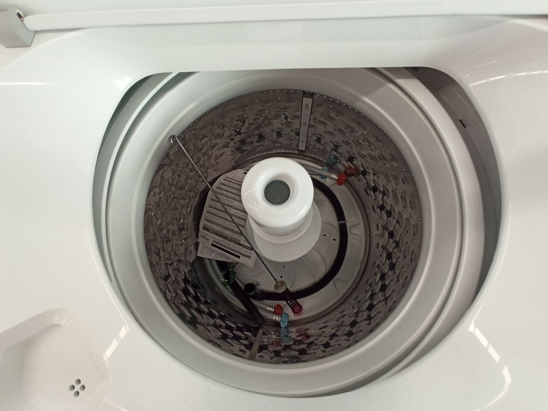 Lote de 2 lavadoras contiene: 1 Lavadora de 20 KG Marca WHIRLPOOL, Modelo 8MWTW2024MJM0, Serie HLB3 - Image 8 of 18