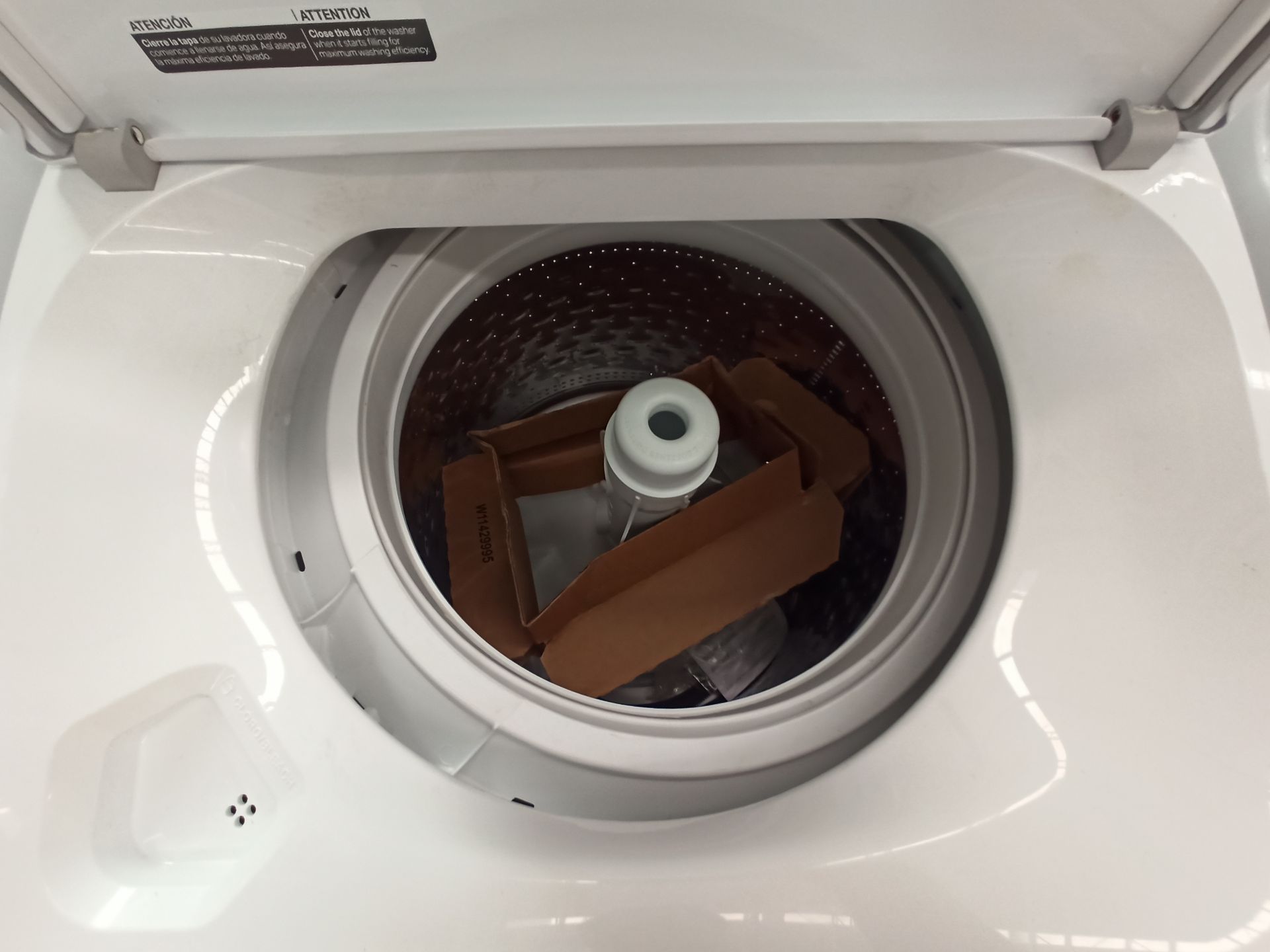 Lote de 2 lavadoras contiene: 1 Lavadora de 22 KG Marca WHIRLPOOL, Modelo 8MWTW2224JWM0, Serie HLB0 - Image 7 of 17