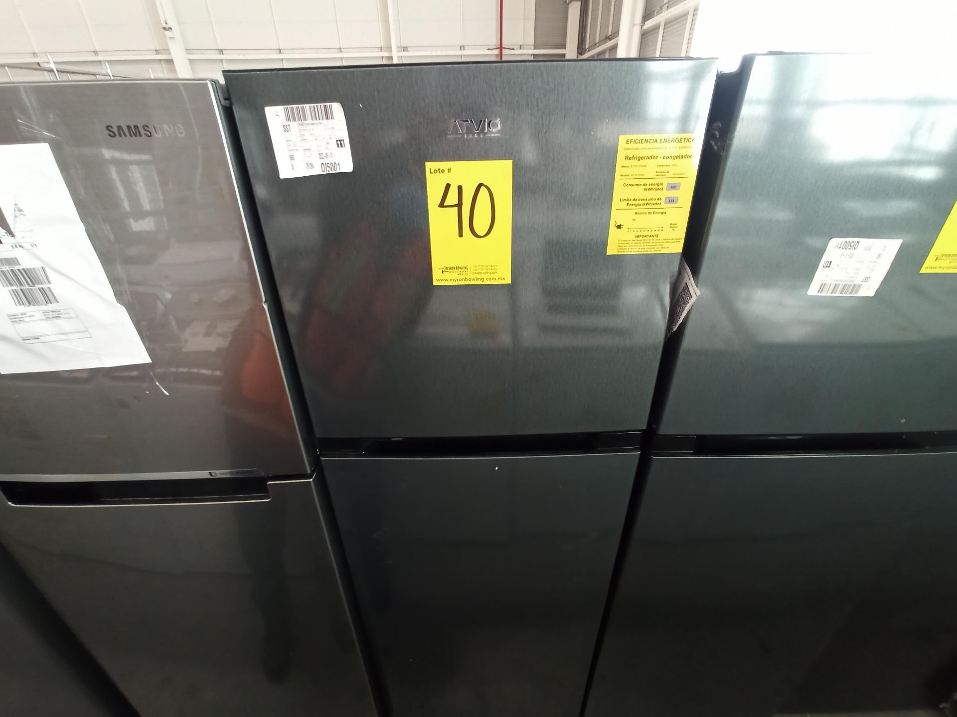 Lote de 2 refrigeradores contiene: 1 Refrigerador Marca ATVIO, Modelo AT-94PMS, Serie N/D, Color GR - Image 10 of 18