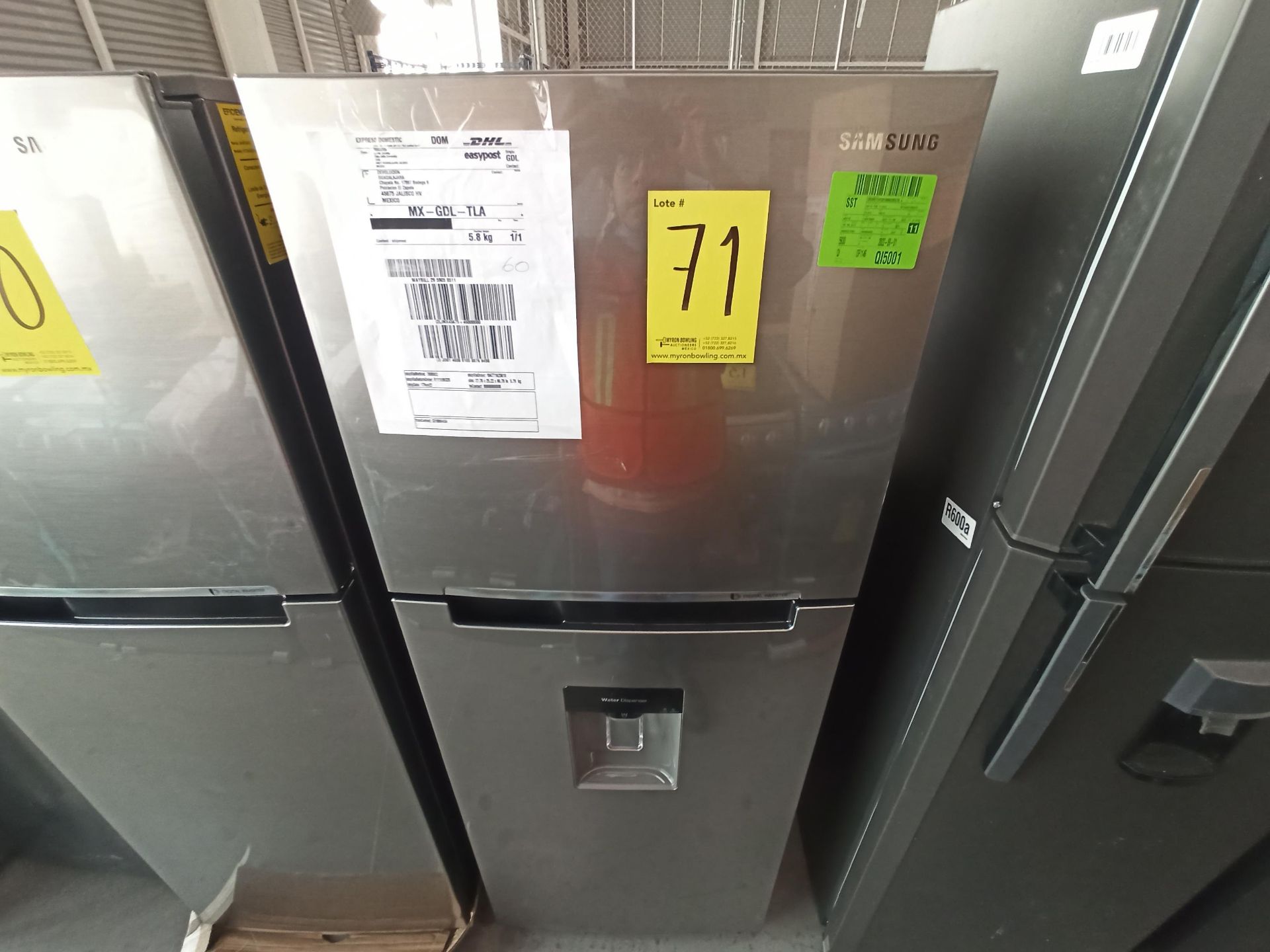 1 Refrigerador con dispensador de agua Marca SAMSUNG, Modelo RT29A5710S8, Serie 00556A, Color GRIS,