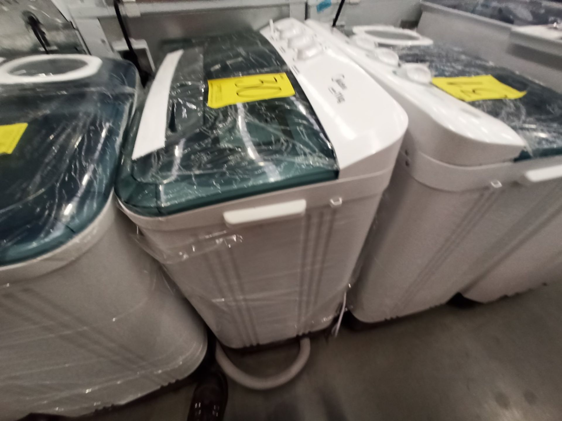 Lote de 3 Lavadoras contiene: 1 lavadora de 11 kg Marca MIDEA, Modelo MLTT11M2NUCW, Serie ND, Color - Image 18 of 22