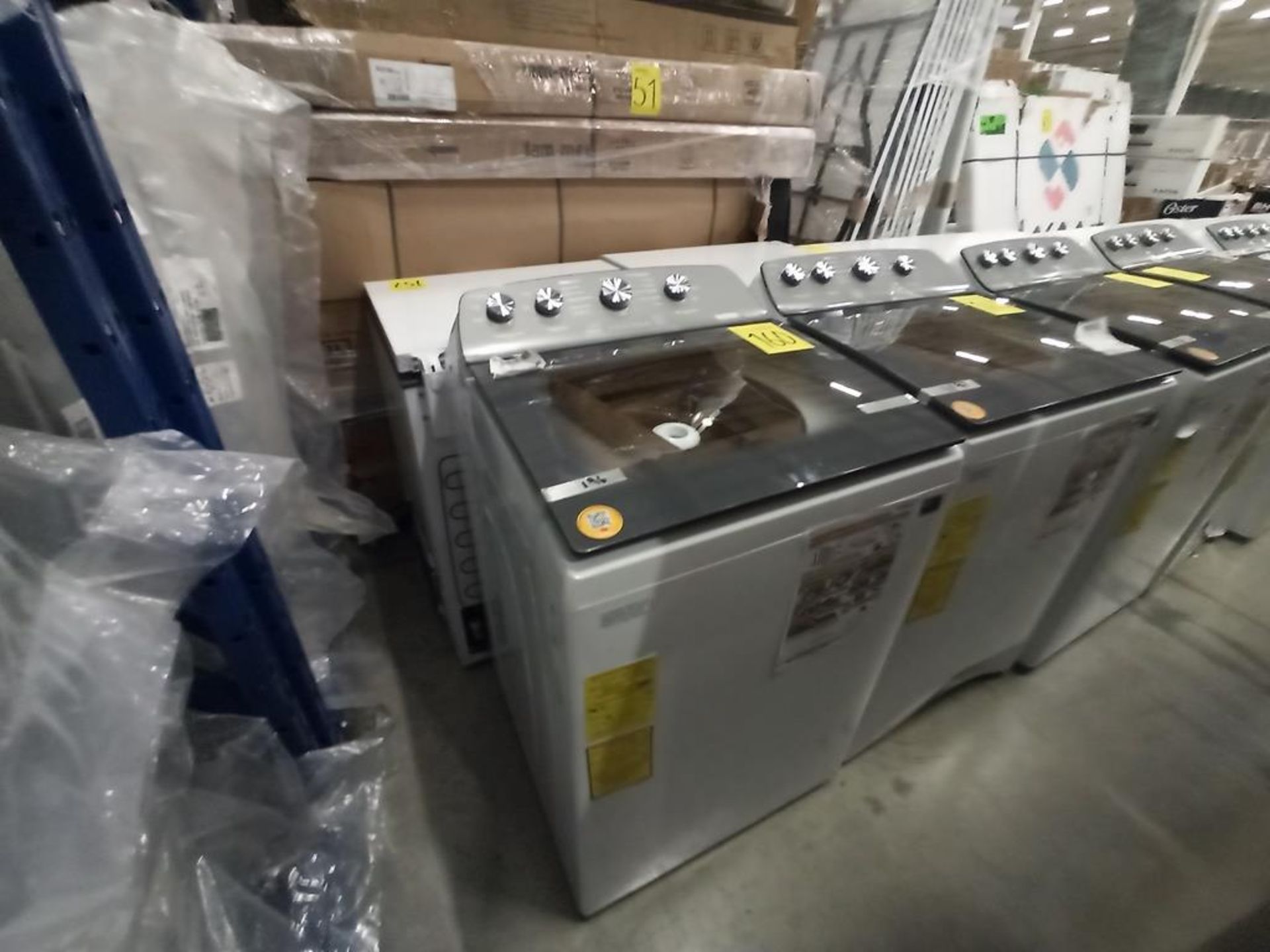 Lote de 2 lavadoras contiene: 1 lavadora de 20 kg Marca WHIRPOOL, Modelo 8MWTW2024WJM0, Serie HLB39 - Image 3 of 17
