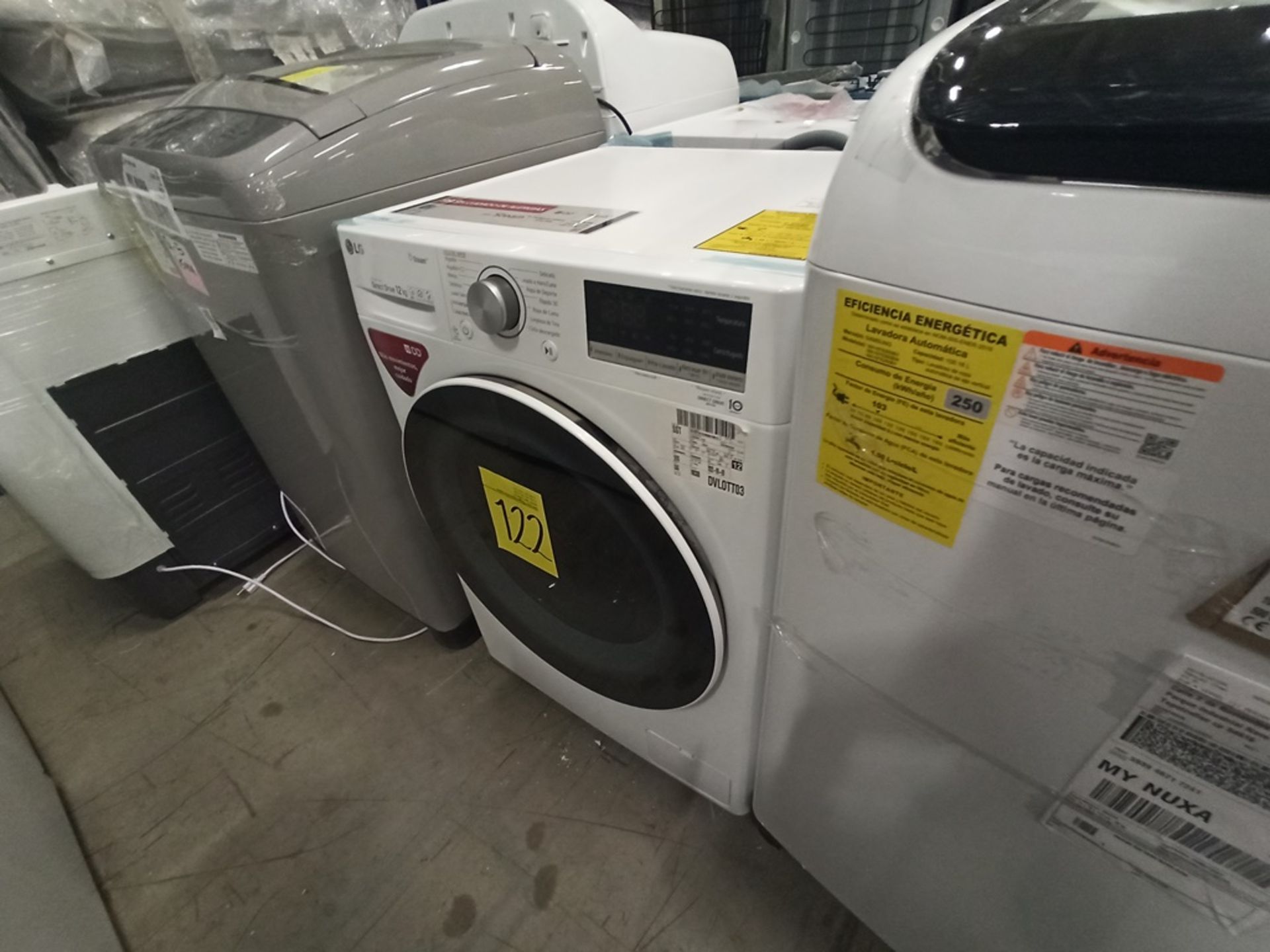 Lote de 2 Lavadoras contiene: 1 lavadora de 18 kg Marca WINIA, Modelo DWFDG361AGG1, Serie 250122, C - Image 15 of 18