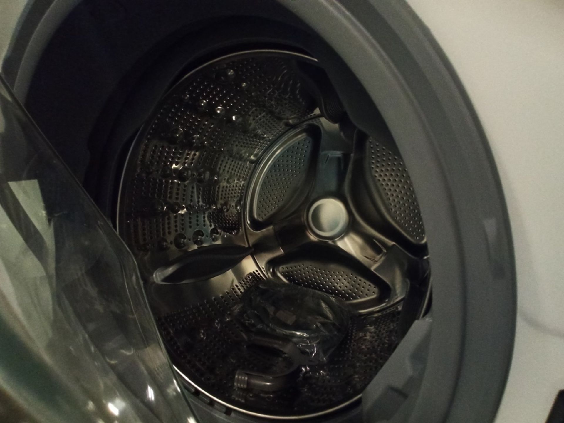 Lote de 2 lavadoras contiene: 1 lavadora de 24kg Marca WHIRPOOL, Modelo 8MWTWLA41WJG0, SerieHLB3888 - Image 17 of 18