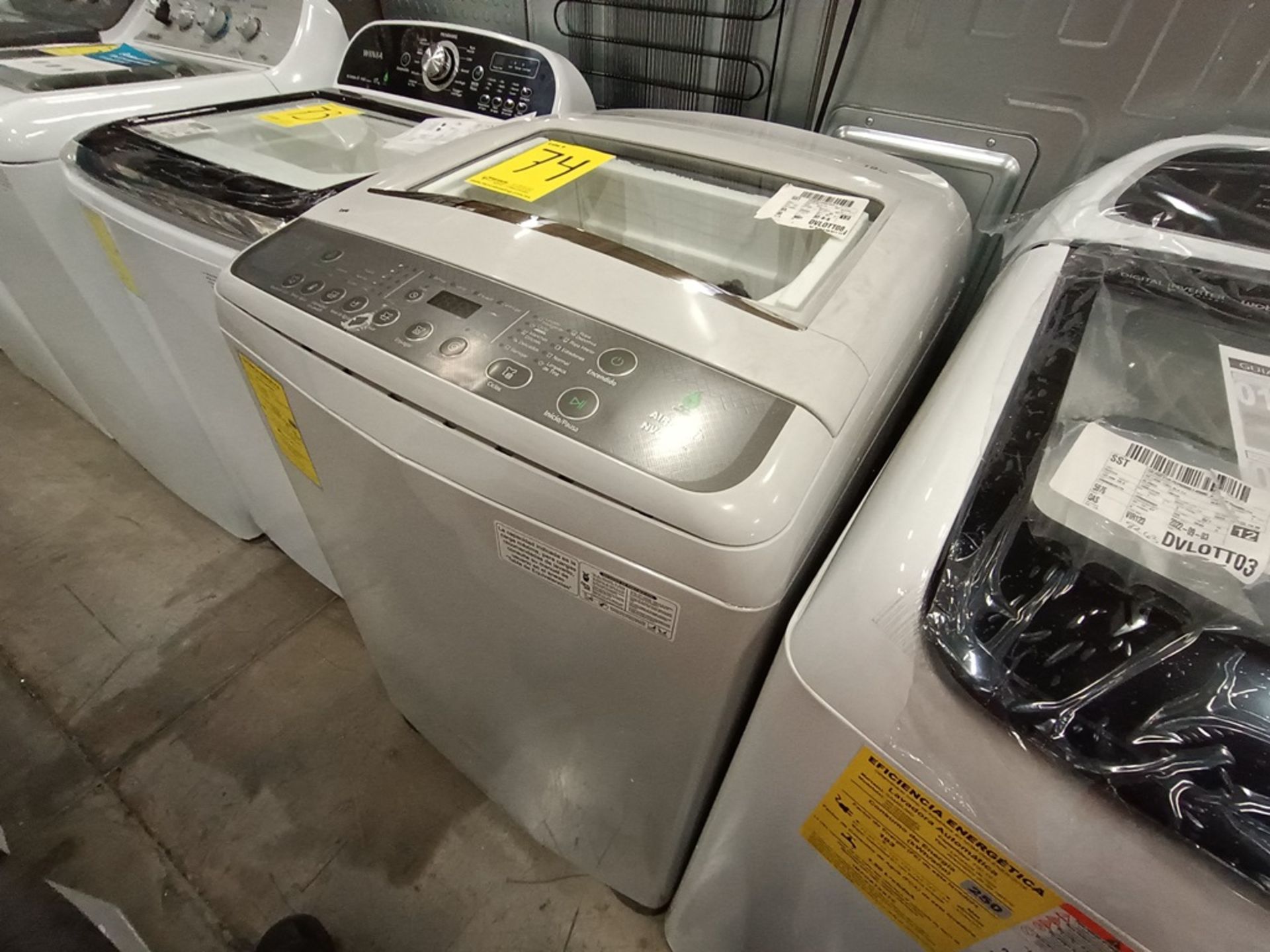 Lote de 2 Lavadoras contiene: 1 lavadora de 19 kg Marca SAMSNG, Modelo WA19T6260BW, Serie 02627X, C - Image 4 of 18