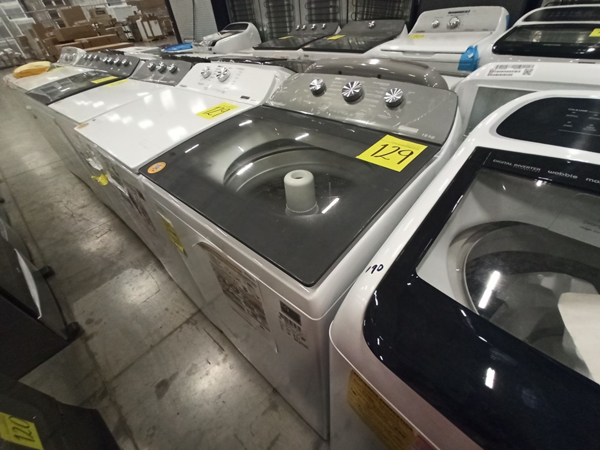 Lote de 2 Lavadoras contiene: 1 lavadora de 18 kg Marca WHIRPOOL, Modelo 8MWTW1823WJM0 - Image 13 of 18