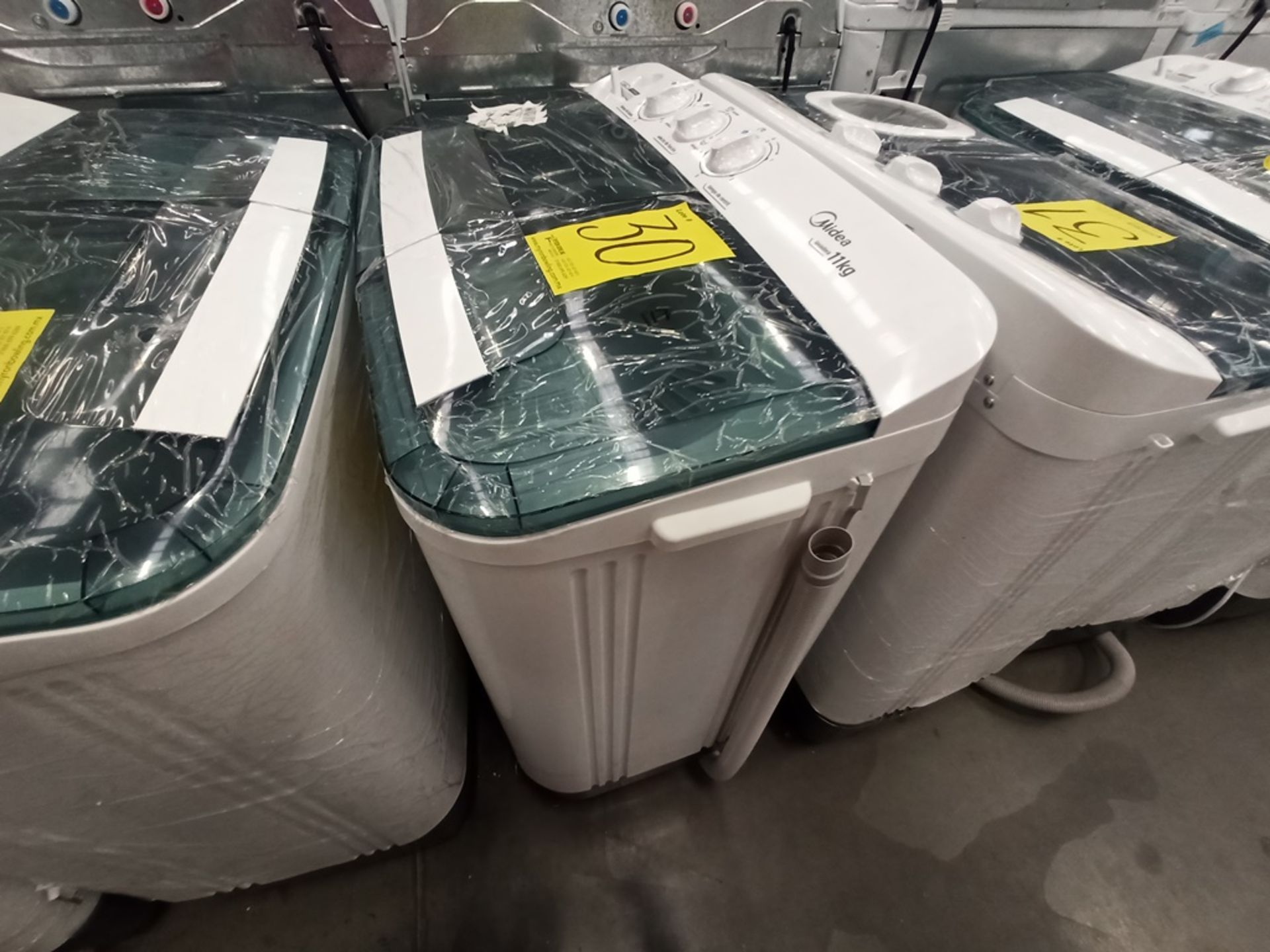 Lote de 3 Lavadoras contiene: 1 lavadora de 11 kg Marca MIDEA, Modelo MLTT11M2NUCW, Serie ND, Color - Image 11 of 22