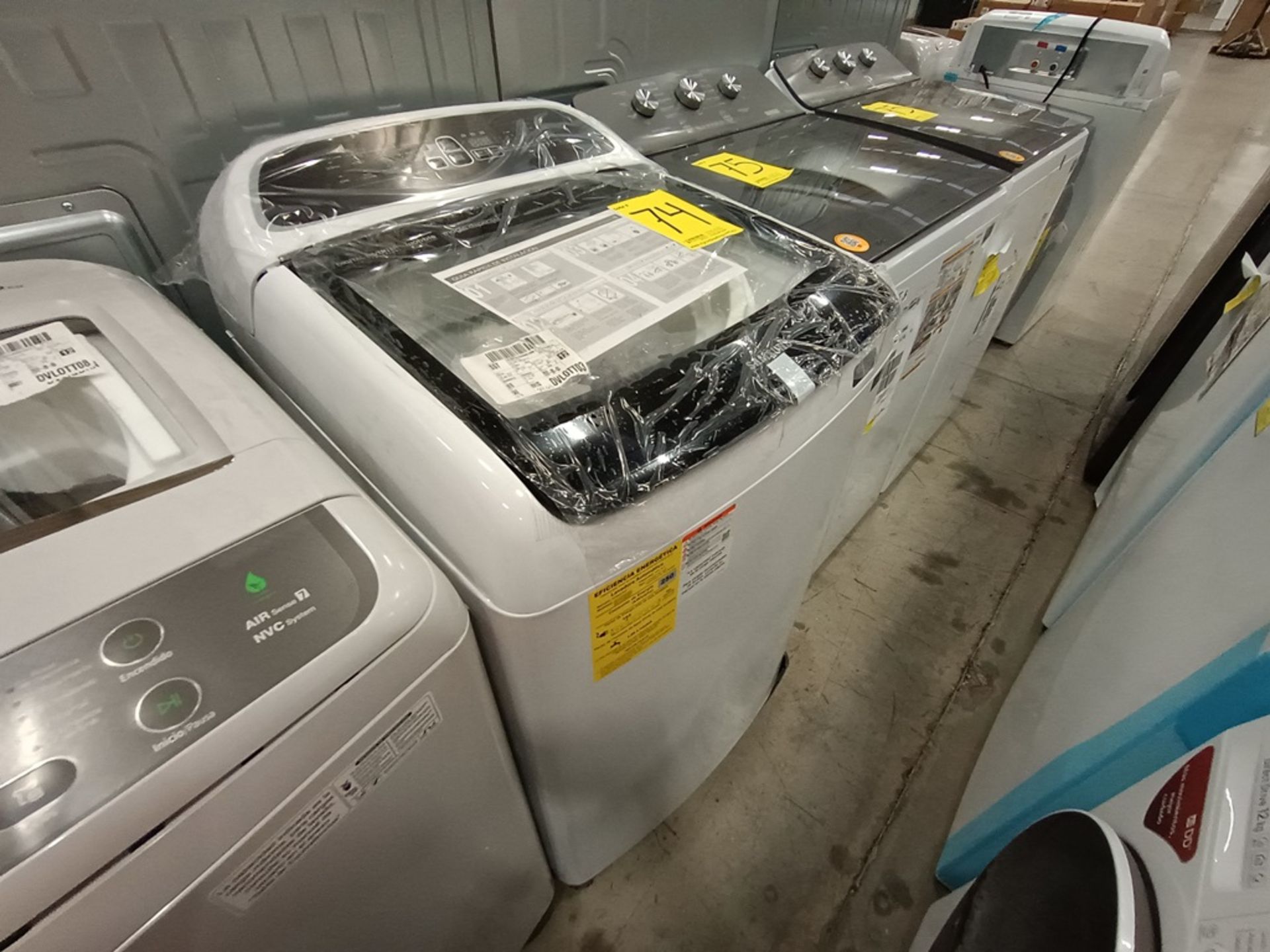 Lote de 2 Lavadoras contiene: 1 lavadora de 19 kg Marca SAMSNG, Modelo WA19T6260BW, Serie 02627X, C - Image 15 of 18