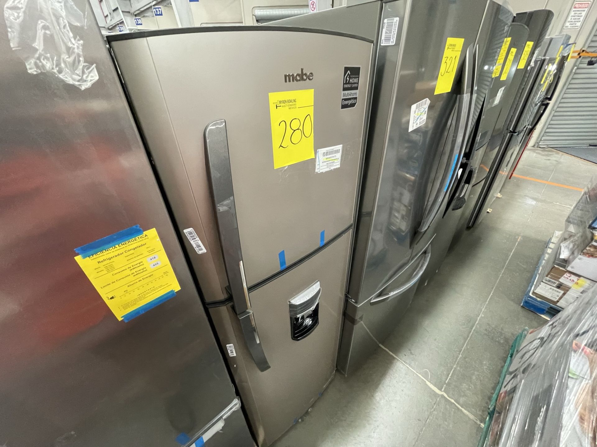 (EQUIPO NUEVO) 1 Refrigerador Con Dispensador De Agua Marca MABE, Modelo RMA250FYMRSA, Serie 2209B6 - Image 2 of 8