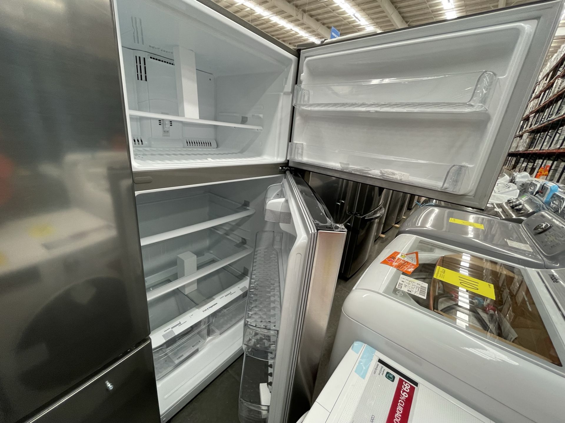 (EQUIPO NUEVO) 1 Refrigerador Marca LG, Modelo GT24BS, Serie V1C601, Color GRIS, LB-619781; (Nuevo, - Image 7 of 10