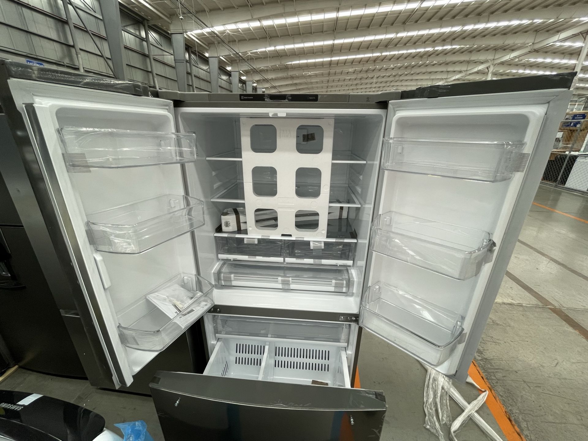 (EQUIPO NUEVO) 1 Refrigerador Marca LG, Modelo GM29BP, Serie R30233, Color GRIS, LB-621556; (Nuevo, - Image 4 of 9