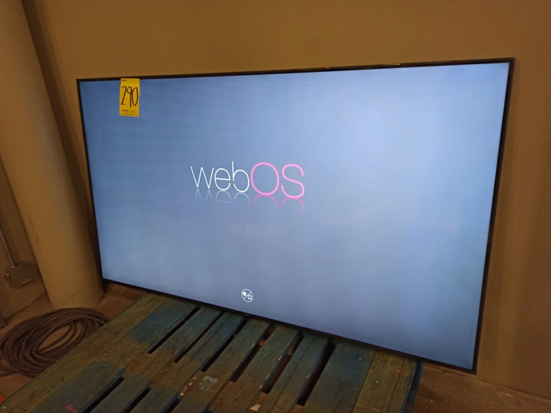 (EQUIPO NUEVO); 1 Pantalla De 75" Marca LG, Modelo 75UQ80 (Nuevo, Excelente Estado, Enciende, Cuent - Image 5 of 7