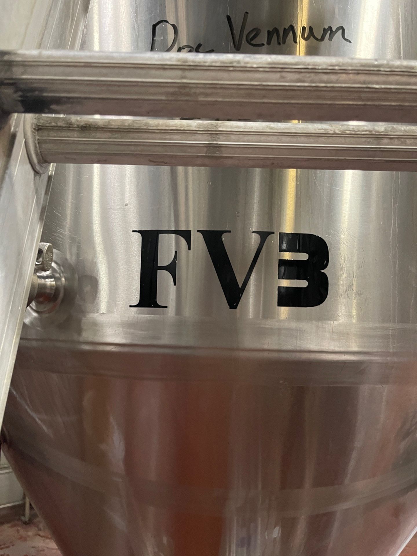 Sprinkman 500 Gal Stainless Steel Fermenter, Glycol Jacketed, Cone Bottom, Atmosphe | Rig Fee $1200 - Image 3 of 17