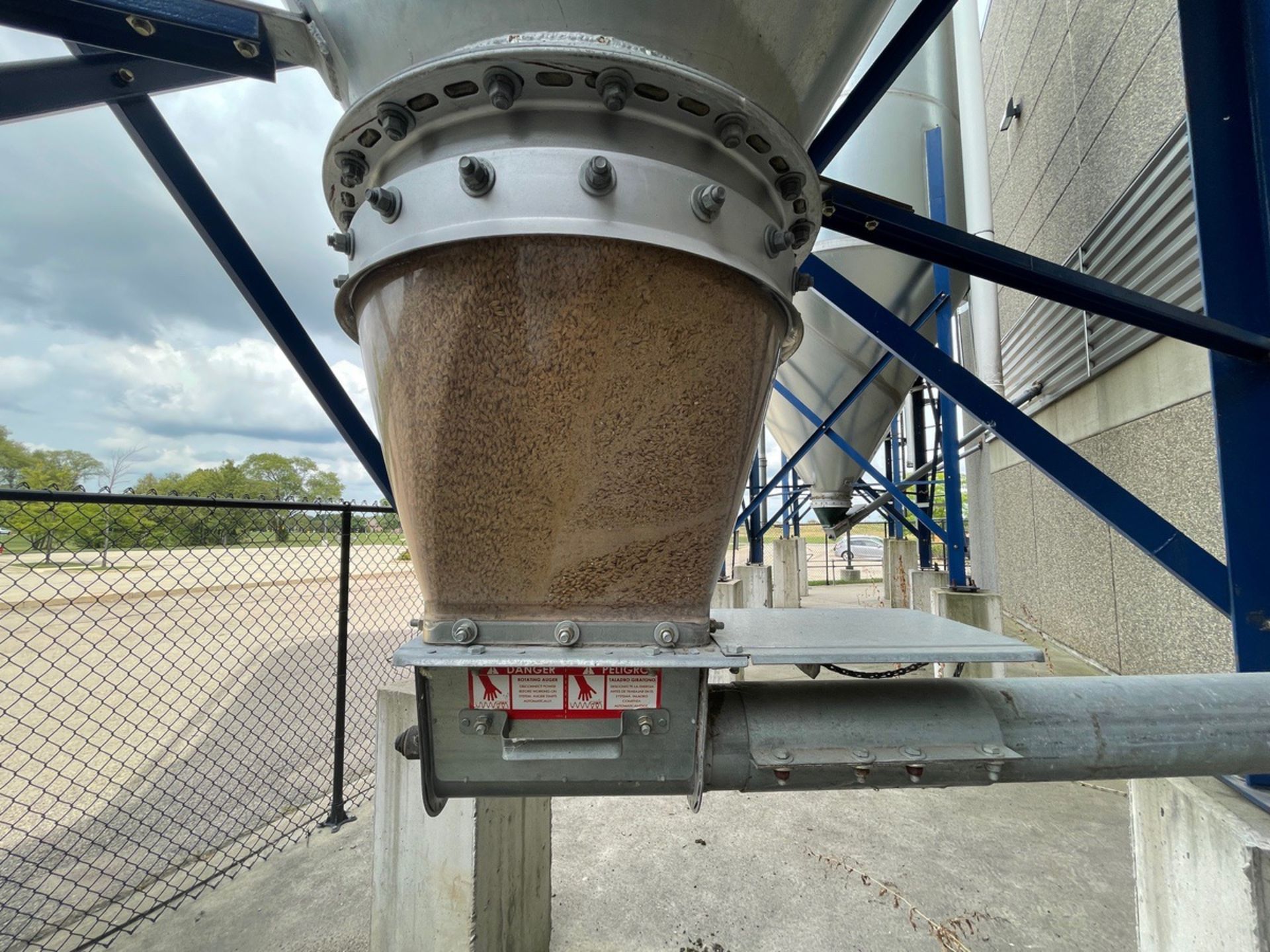 2013 Schuld/Bushnell 34.6 Ton Grain Silo, HP-60, 1730 Cubic ft, 10' x 18' Tank, S/N | Rig Fee $3500 - Image 9 of 12