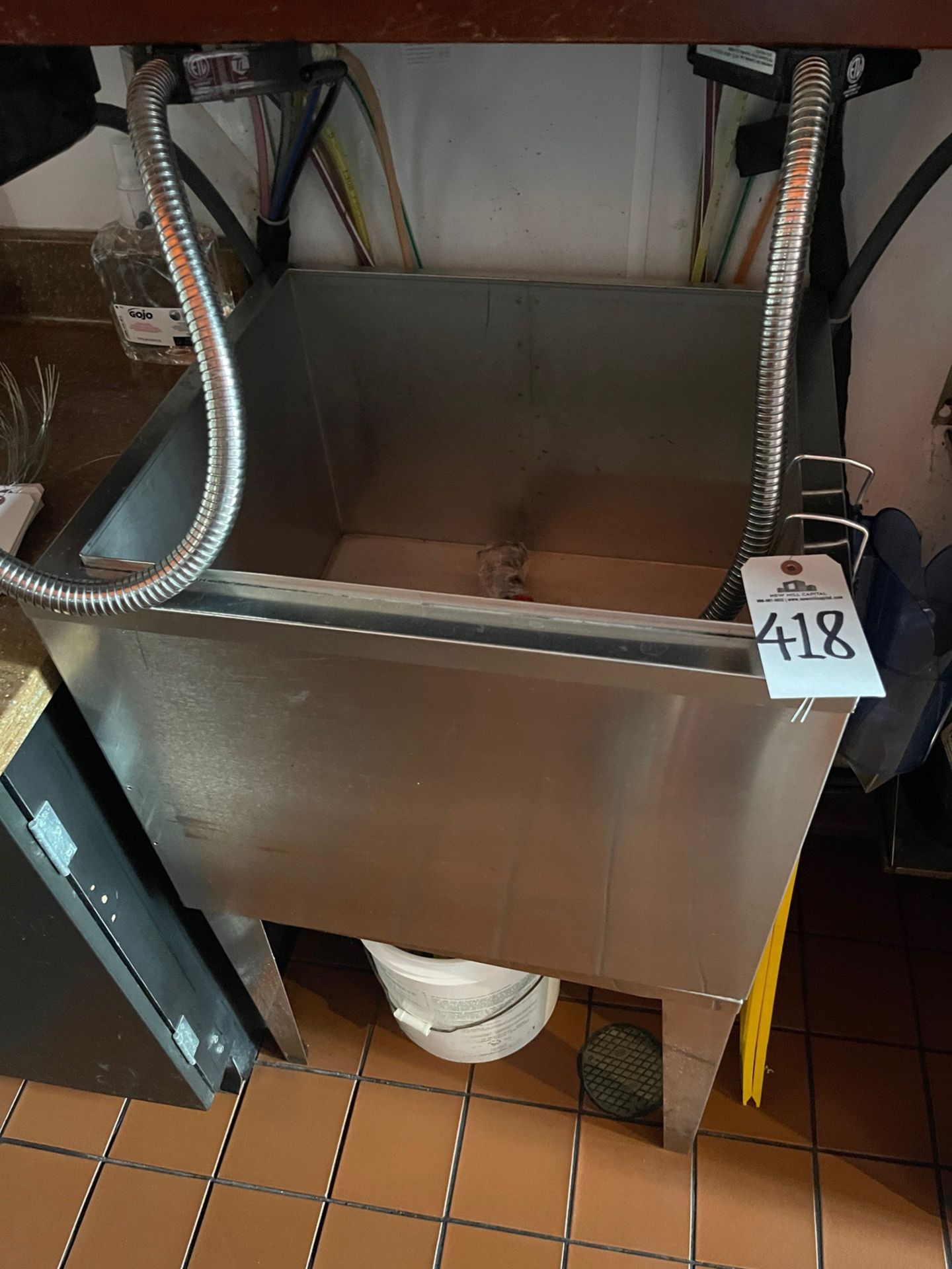 Stainless Steel Ice Bin, 20" x 18" x 13" | Rig Fee $100