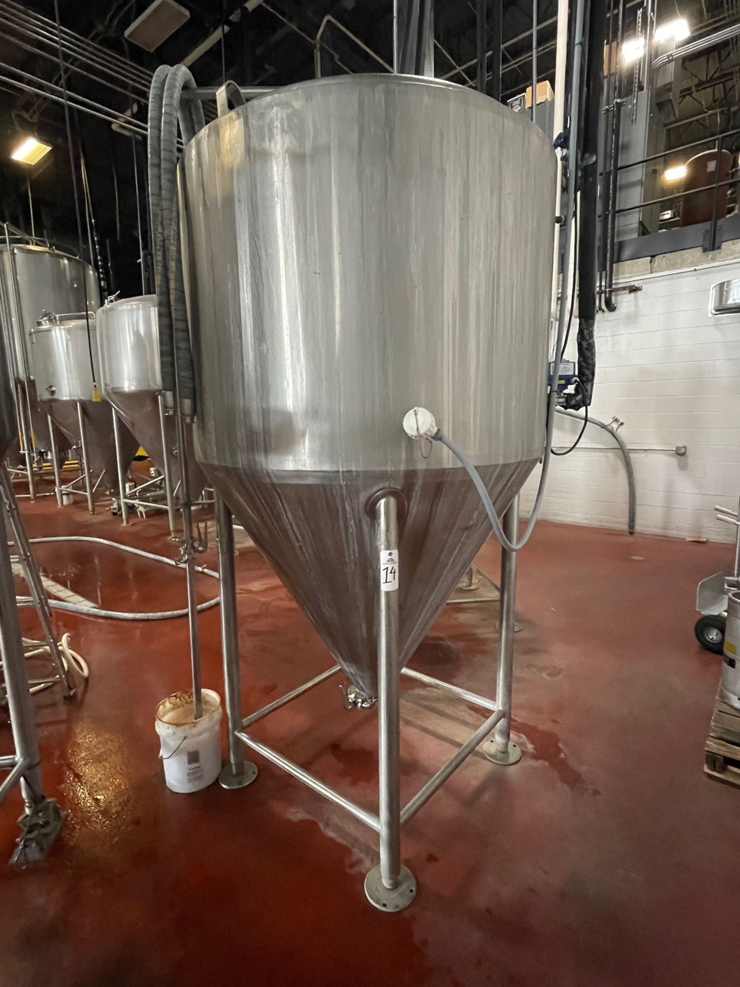 Sprinkman 500 Gal Stainless Steel Fermenter, Glycol Jacketed, Cone Bottom, Atmosphe | Rig Fee $1200 - Image 8 of 11