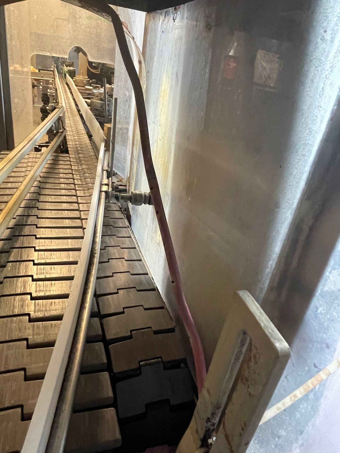 Single Belt Covered Conveyor with Curved 90 degree turn into Filler, - Subj to Bulk | Rig Fee $500 - Image 10 of 10