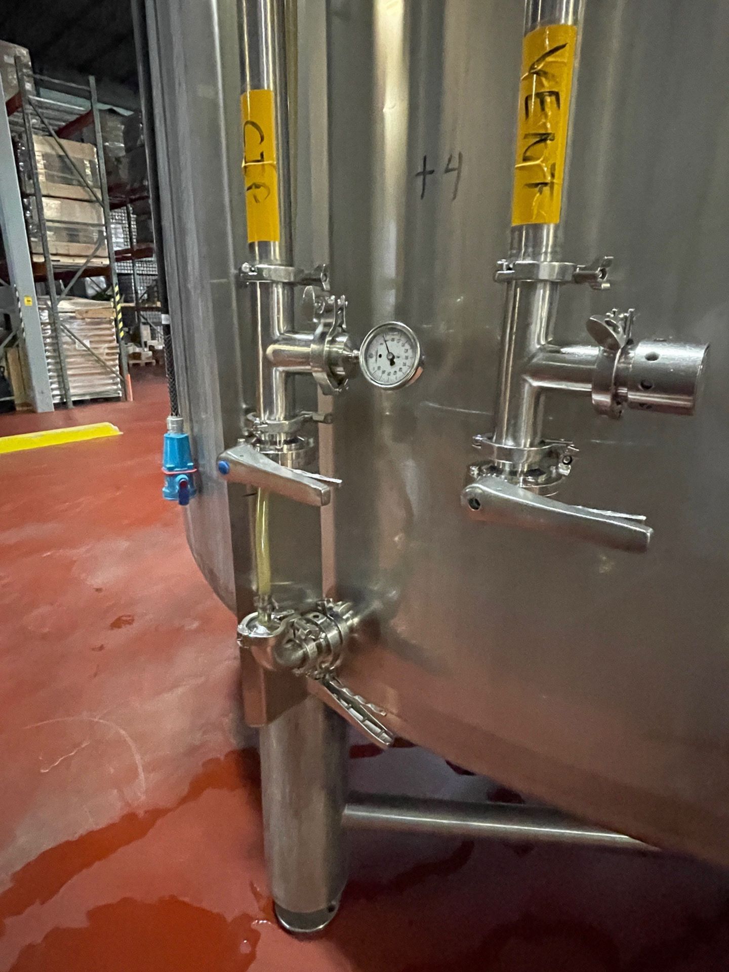 Quality Tank 400 BBL Stainless Steel Holding Tank, Glycol Jacketed, Rounded Bottom, | Rig Fee $6000 - Image 4 of 13