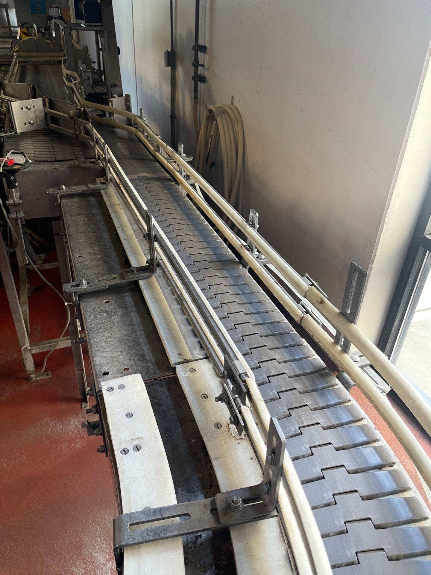 Single Belt Conveyor with 90 degree curve, .75 HP Sew Motor, Approx. - Subj to Bulk | Rig Fee $250 - Image 5 of 7