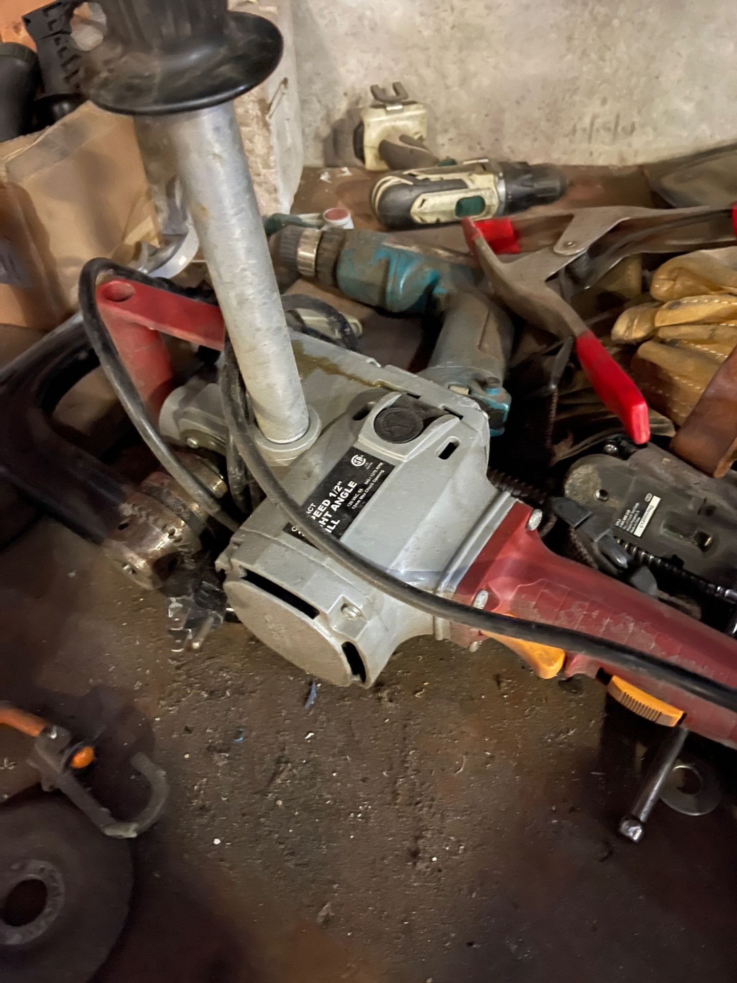 Contents of Work Bench | Rig Fee $150 - Image 6 of 7