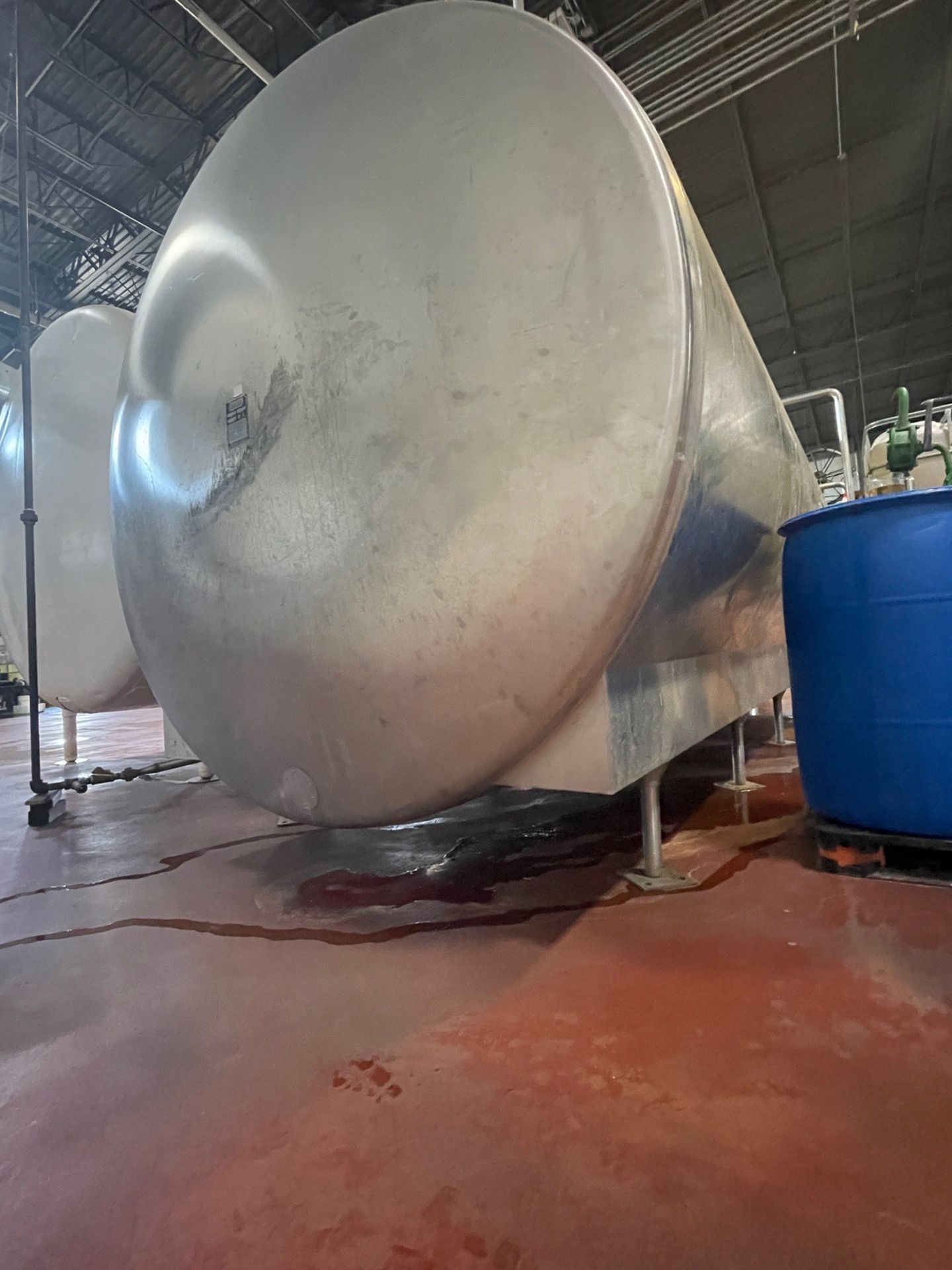 4000 Gallon Stainless Steel Hot Liquor Tank, Approx. 8' Diameter and 16'6" Long, Mo | Rig Fee $1500 - Image 4 of 7