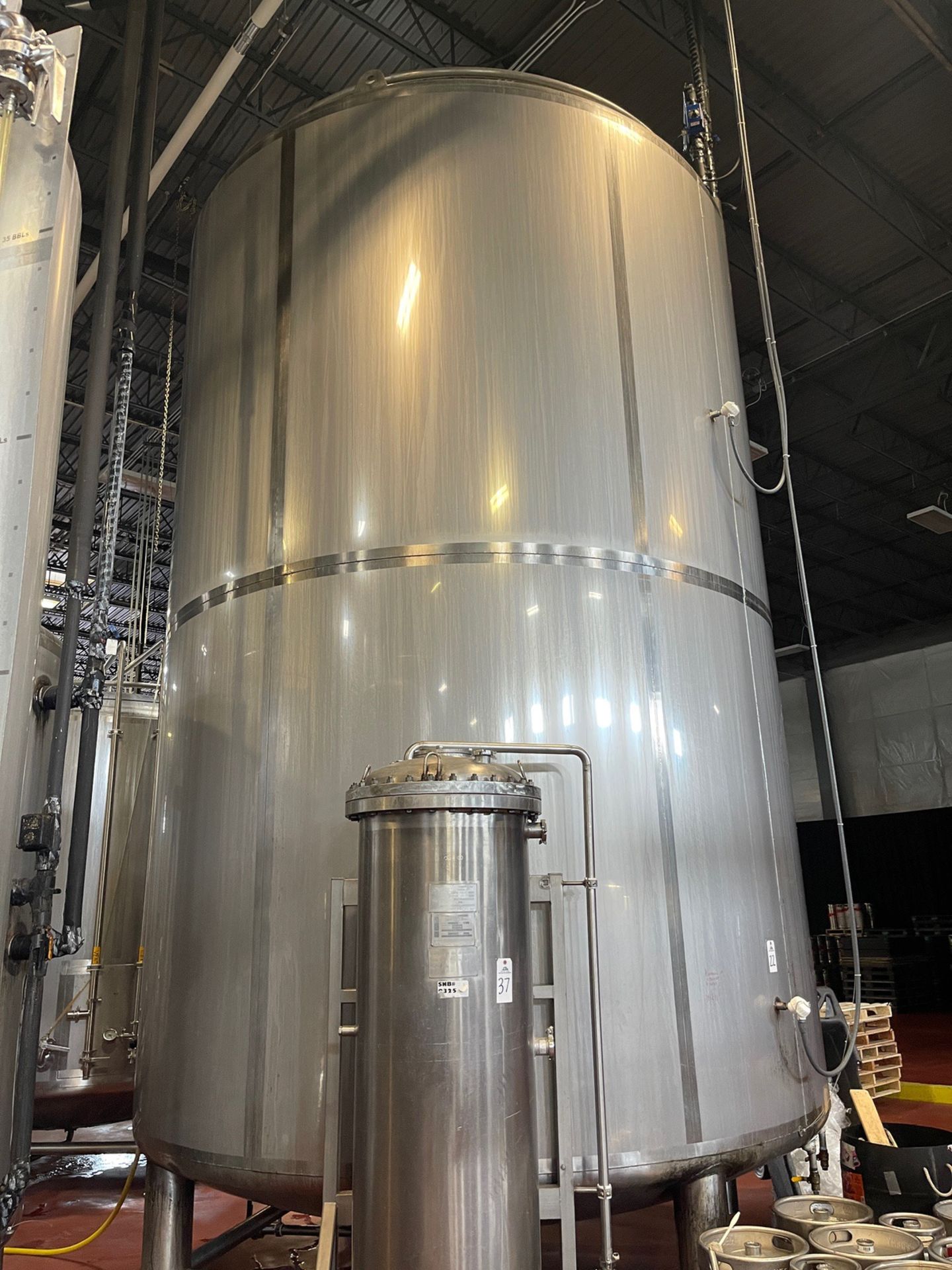 Quality Tank 400 BBL Stainless Steel Holding Tank, Glycol Jacketed, Rounded Bottom, | Rig Fee $6000 - Image 12 of 13
