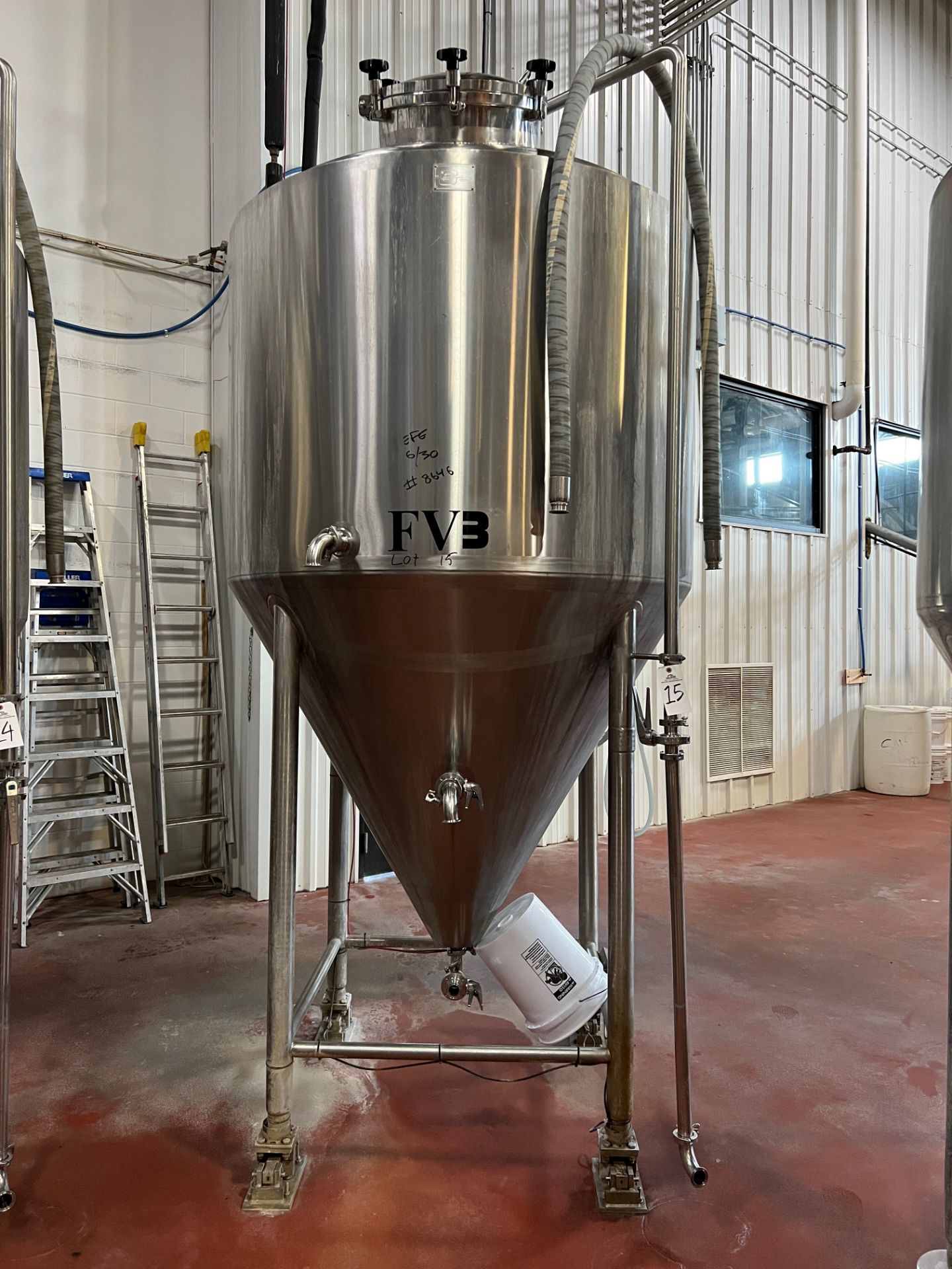 Sprinkman 500 Gal Stainless Steel Fermenter, Glycol Jacketed, Cone Bottom, Atmosphe | Rig Fee $1200