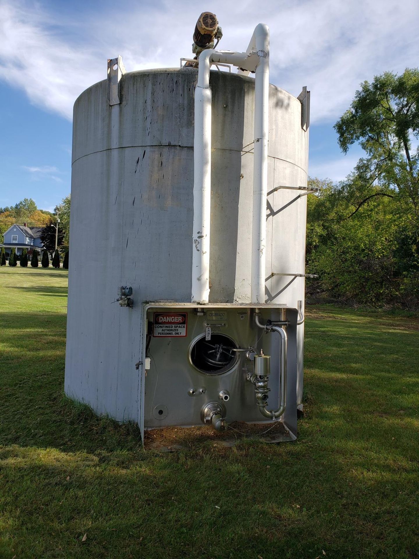 Crepaco 8,500 Gallon Insulated Stainless Steel Storage Silo | Rig Fee: $4500