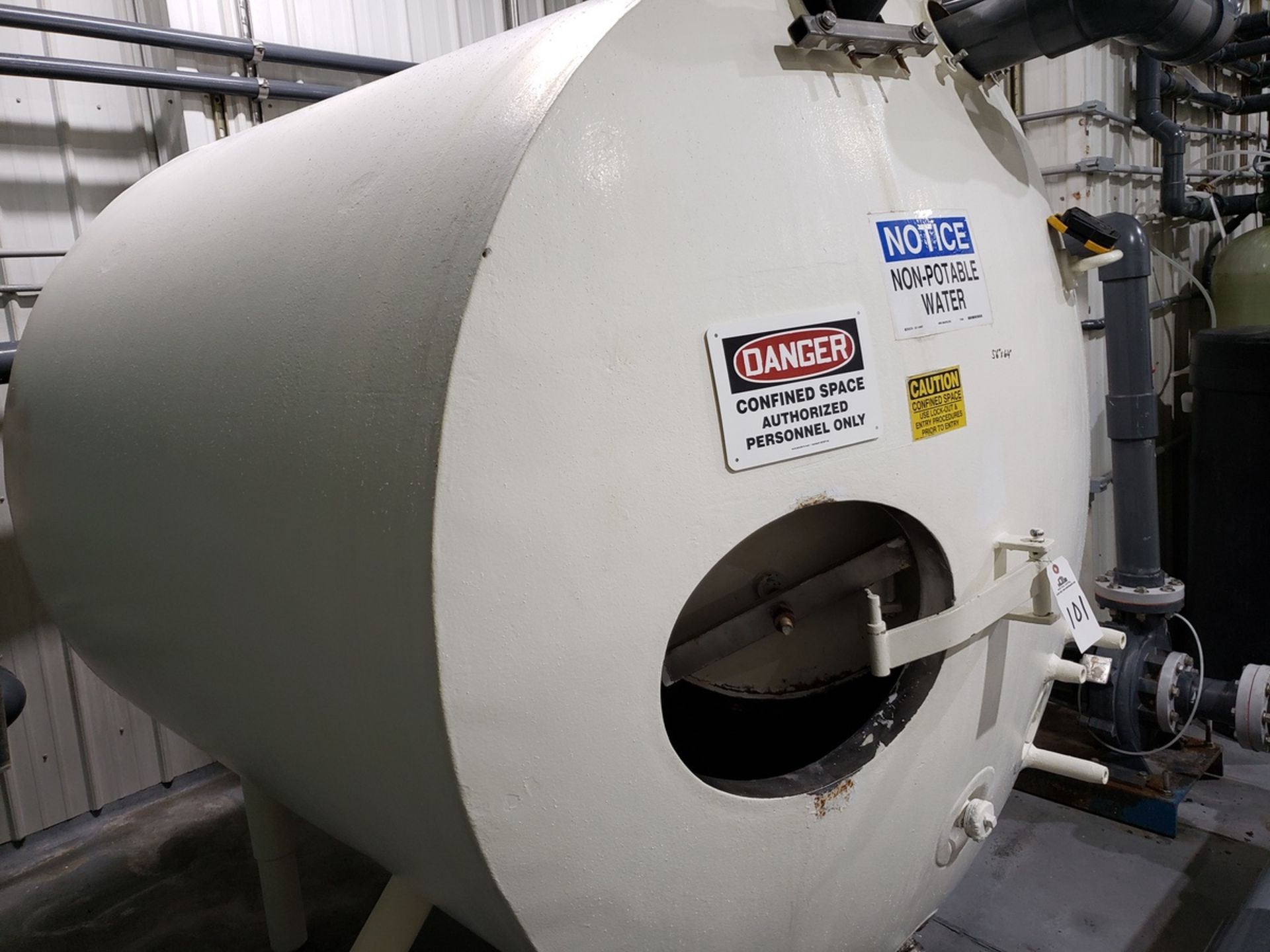 1,000 Gallon Horizontal Stainless Steel Storage Tank | Rig Fee: $1500