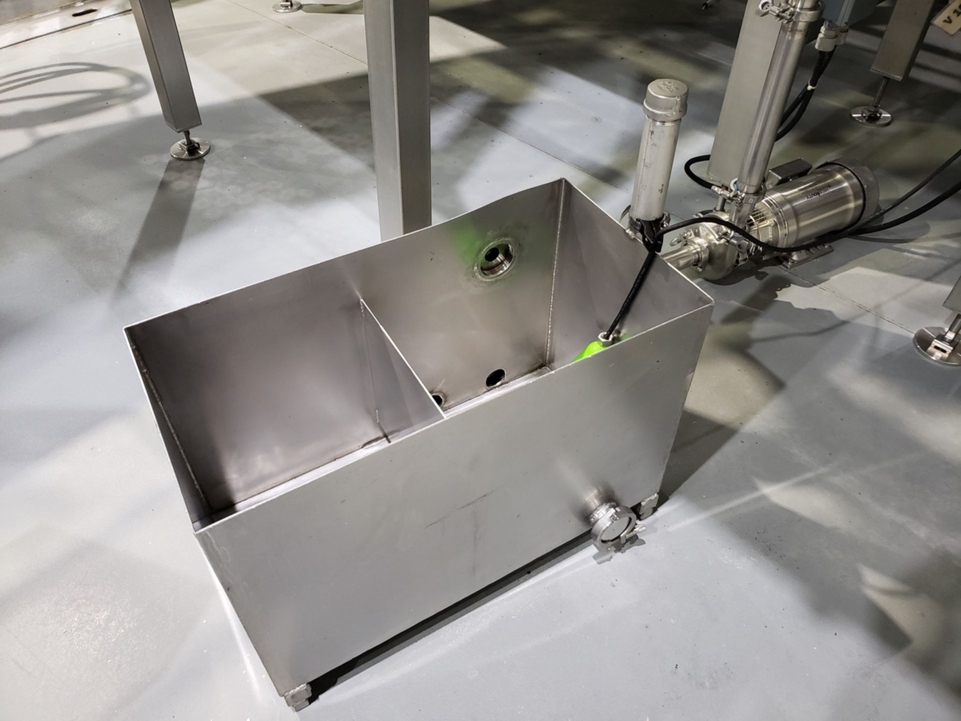 Product Loading/Defrosting Trough, W/ Pumps - Subj to Bulk | Rig Fee: $500 - Image 6 of 6