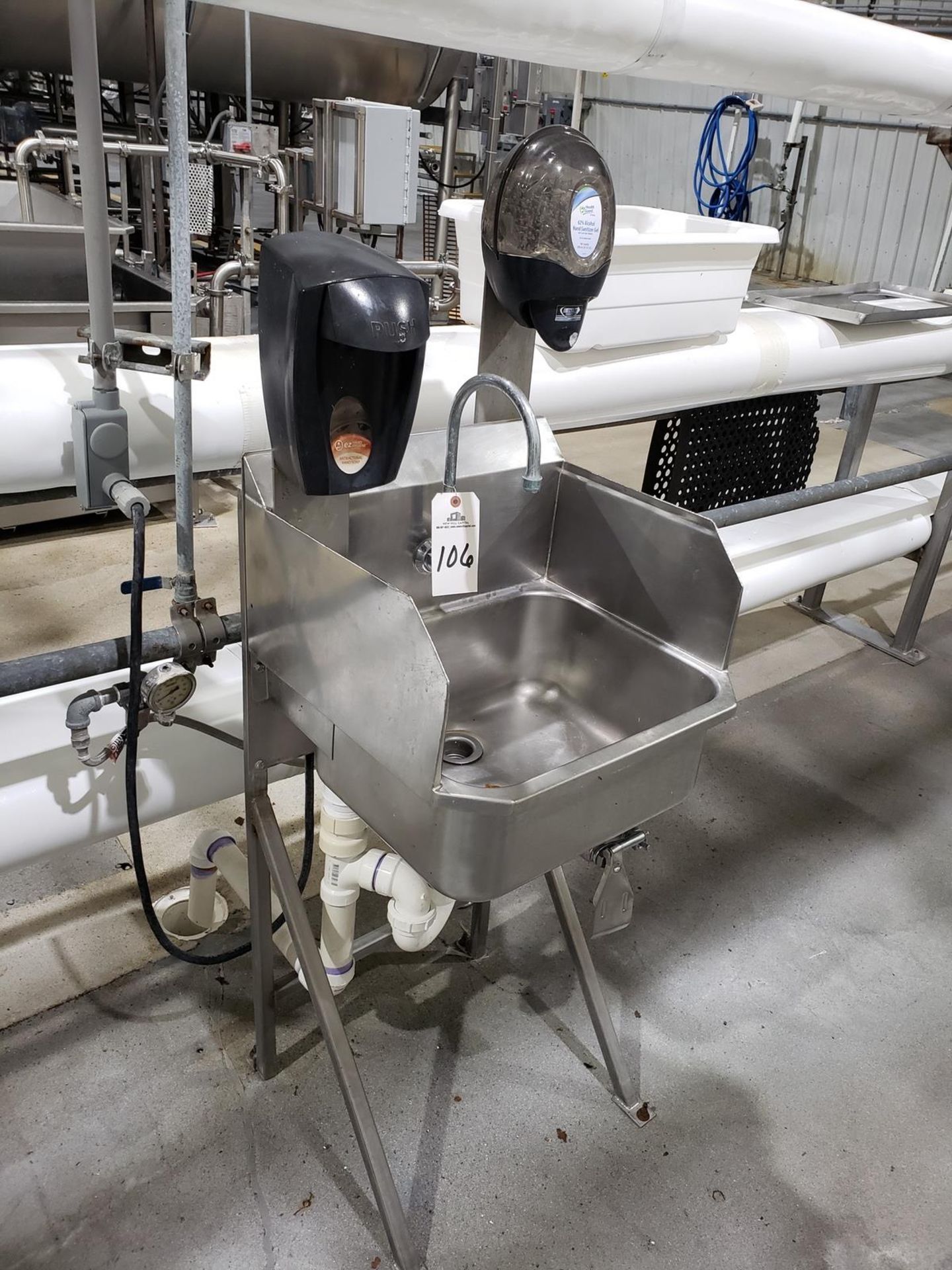 Stainless Steel Sink | Rig Fee: $75