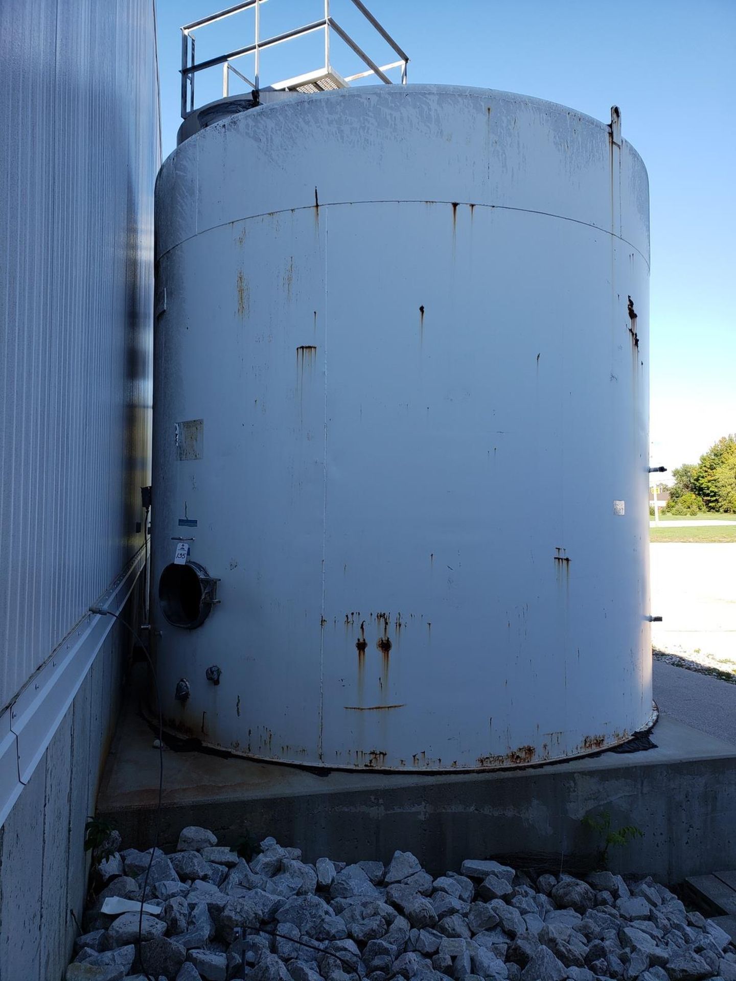 Mueller 10,000 Gallon Insulated Stainless Steel Storage Silo | Rig Fee: $3500