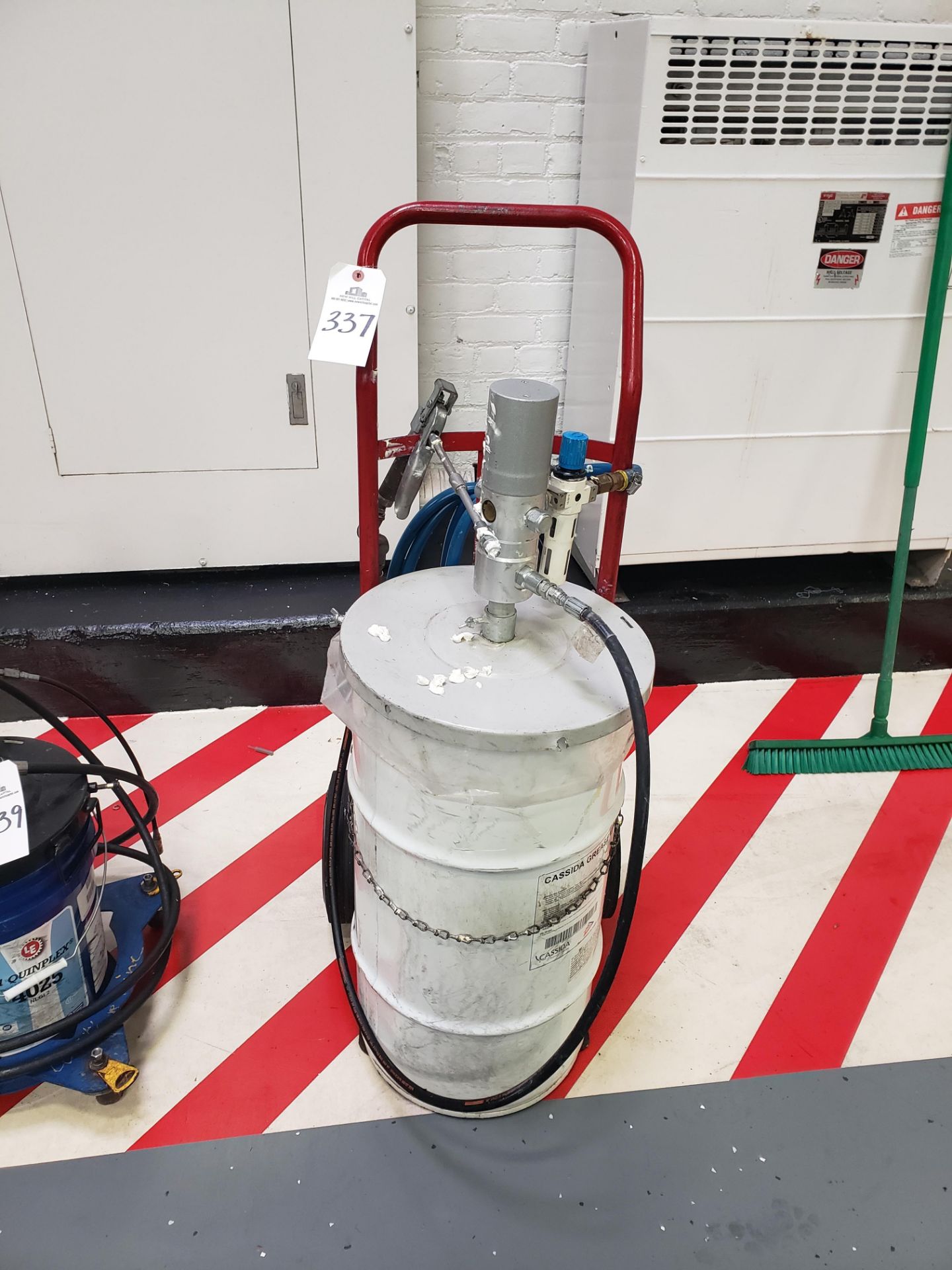 Pneumatic Grease Cart | Rig Fee: $25