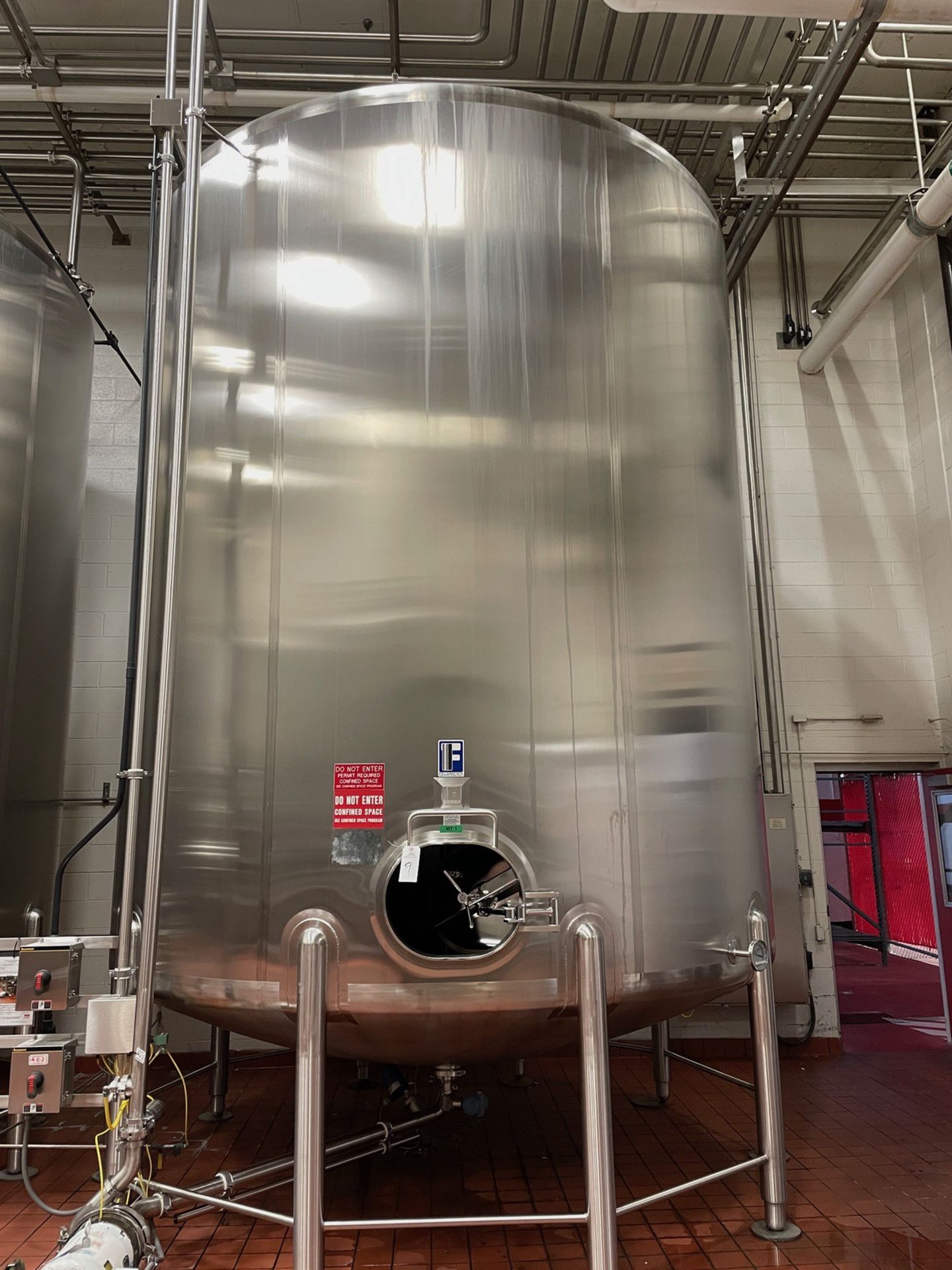 Feldmeier 10,000 Gallon Stainless Steel Top Agitated Tank, Dome Top, Dish Bottom, V | Rig Fee: $4500