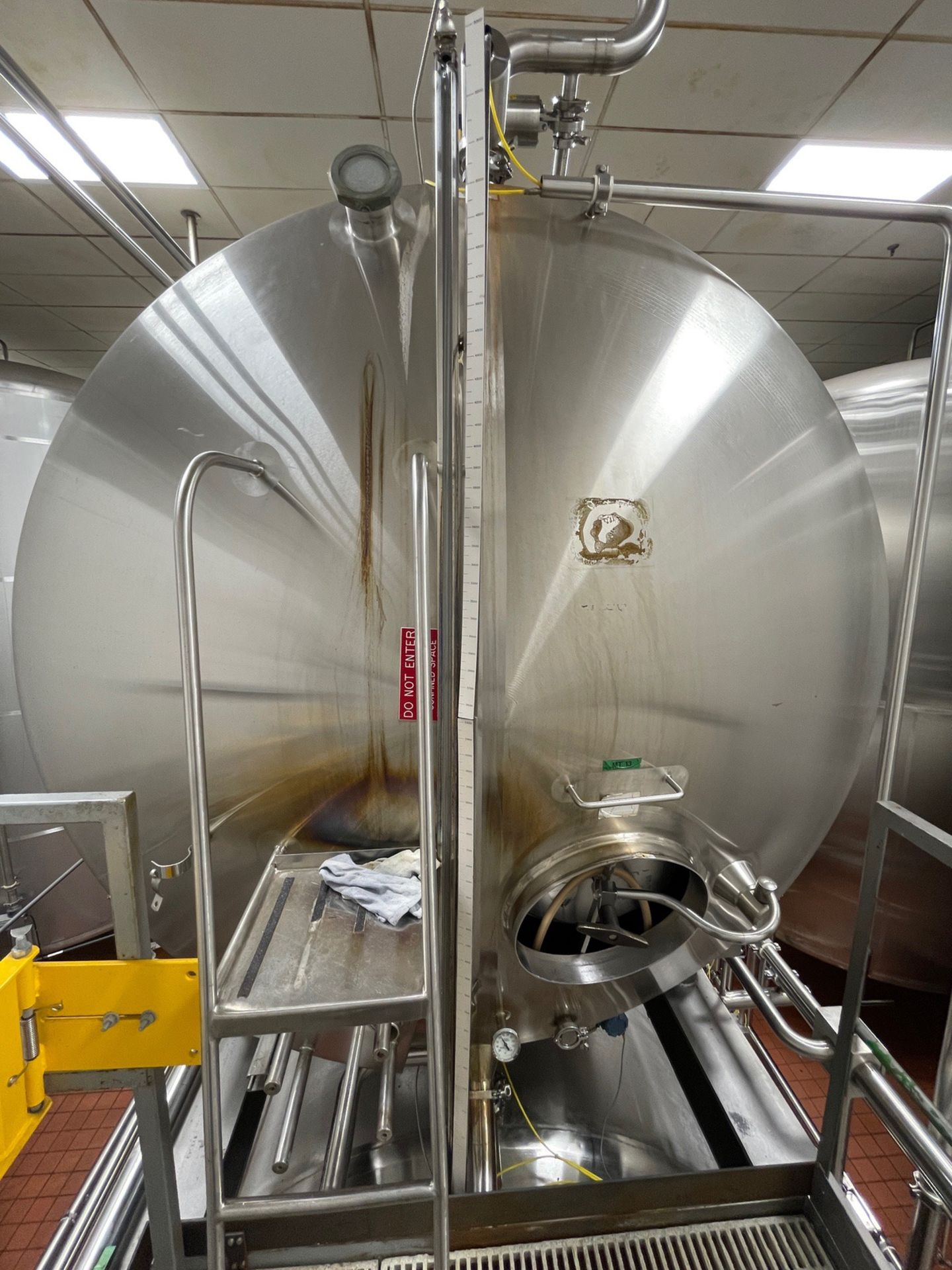 Creamery Package 5,300 Gallon Stainless Steel Horizontal Tank, Vertical Agitation, | Rig Fee: $3500 - Image 2 of 5