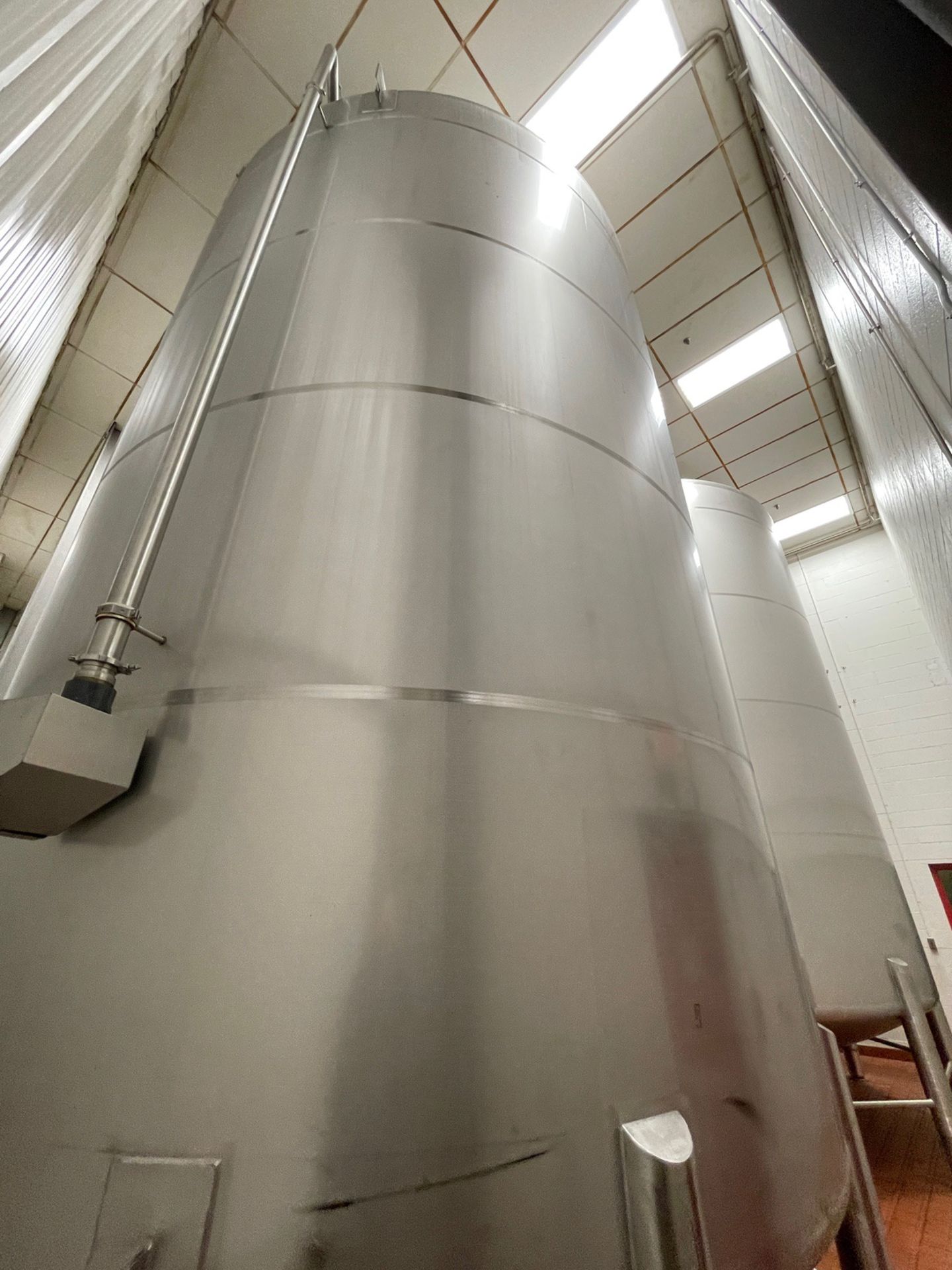 DCI 17,000 Gallon Stainless Steel Horizontal Agitated Tank, Dish Bottom, Dome Top, | Rig Fee: $6000 - Image 8 of 12