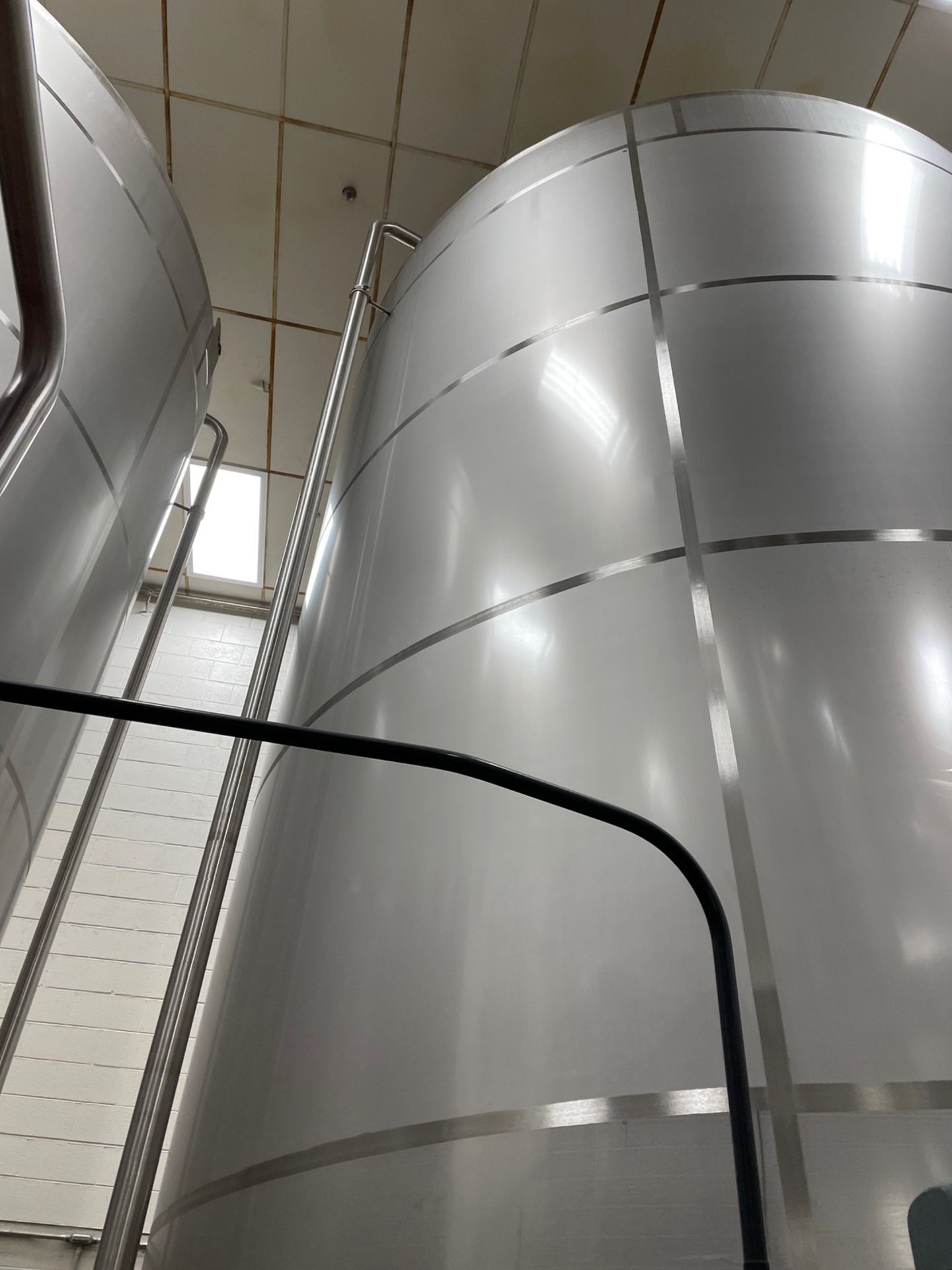 DCI 17,000 Gallon Stainless Steel Horizontal Agitated Tank, Dish Bottom, Dome Top, | Rig Fee: $6000 - Image 6 of 12