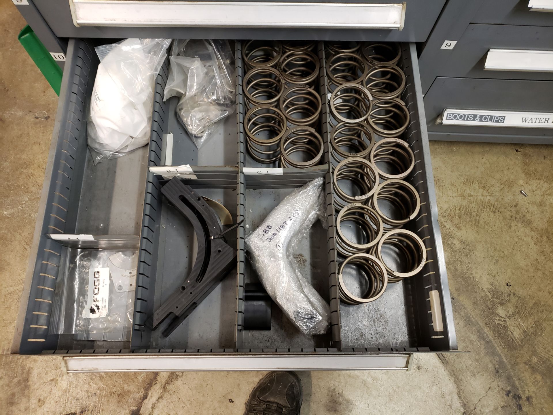 Vidmar 11 Drawer Storage Cabinet, W/ Contents, Filler Nozzle Spare Parts | Rig Fee: $100 - Image 11 of 12