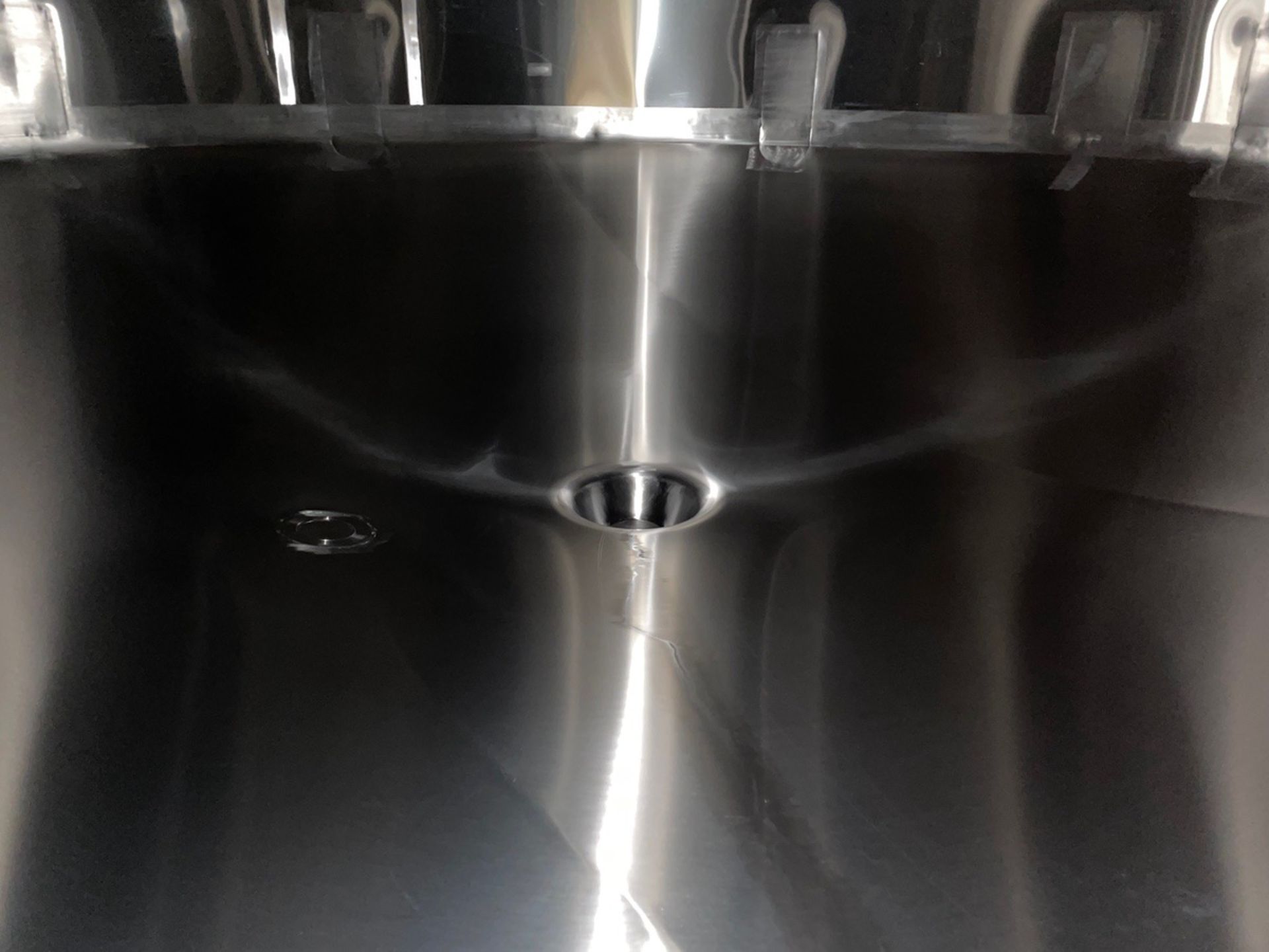 DCI 17,000 Gallon Stainless Steel Horizontal Agitated Tank, Dish Bottom, Dome Top, | Rig Fee: $6000 - Image 8 of 10