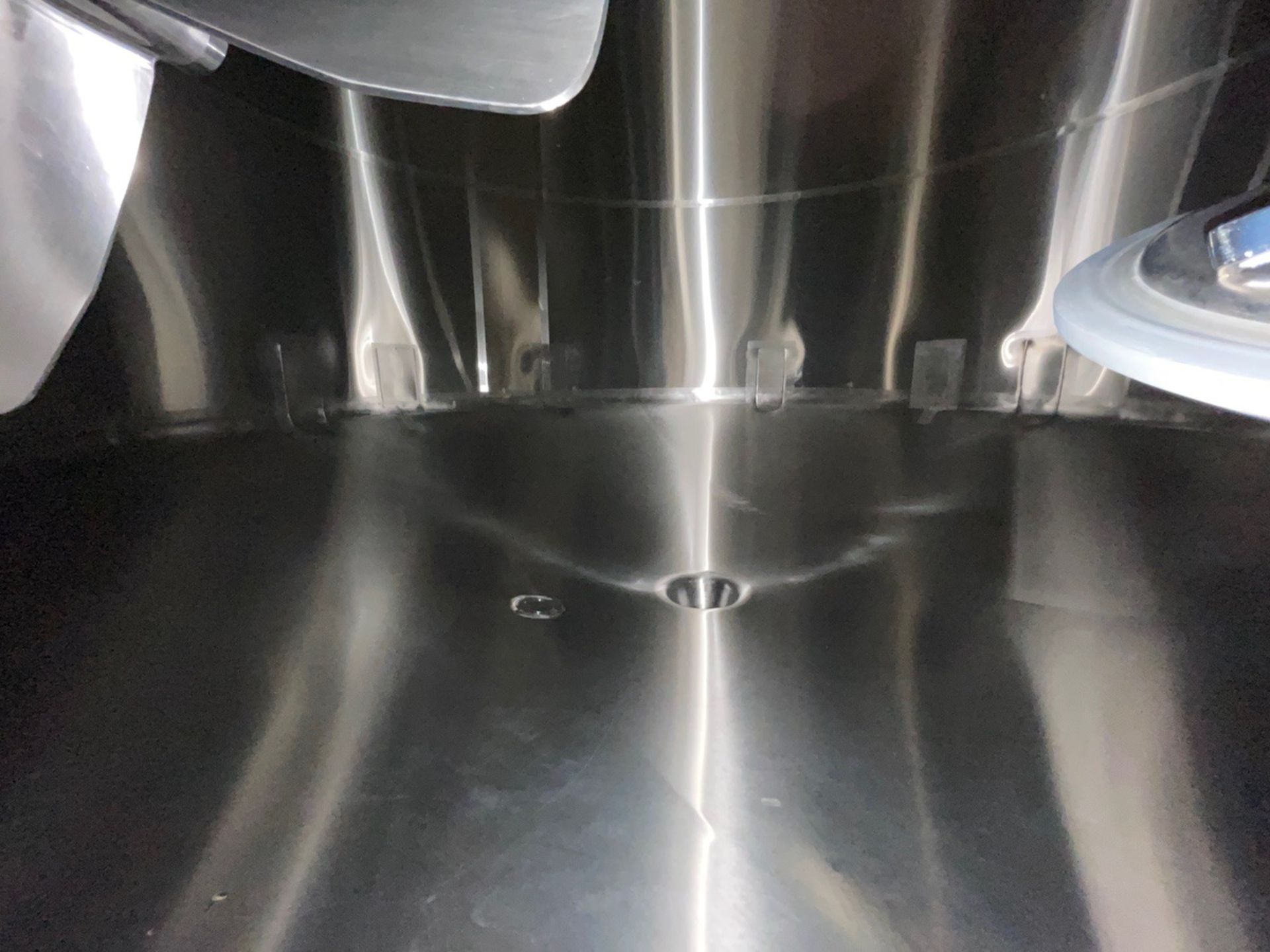 DCI 17,000 Gallon Stainless Steel Horizontal Agitated Tank, Dish Bottom, Dome Top, | Rig Fee: $6000 - Image 11 of 12