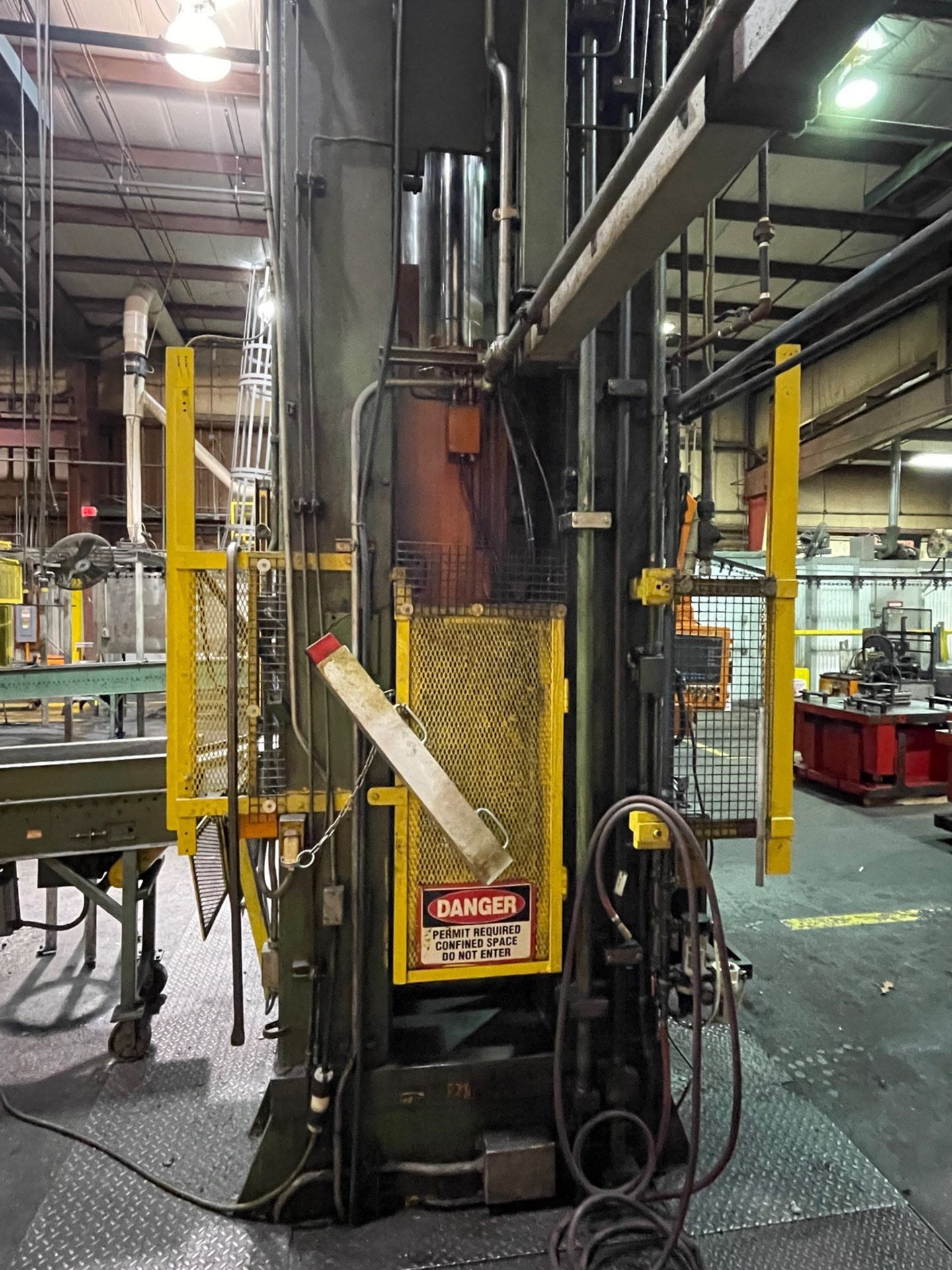 Williams and White 300 Ton Hydraulic Press, Model #SH300-48-48, Serial #C-4376, Oil | Rig Fee $28000 - Image 3 of 7