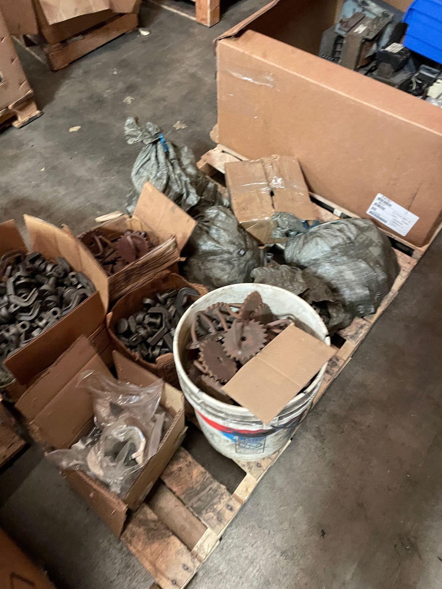 Lot of Monorail Conveyor Parts | Rig Fee $100 - Image 6 of 20