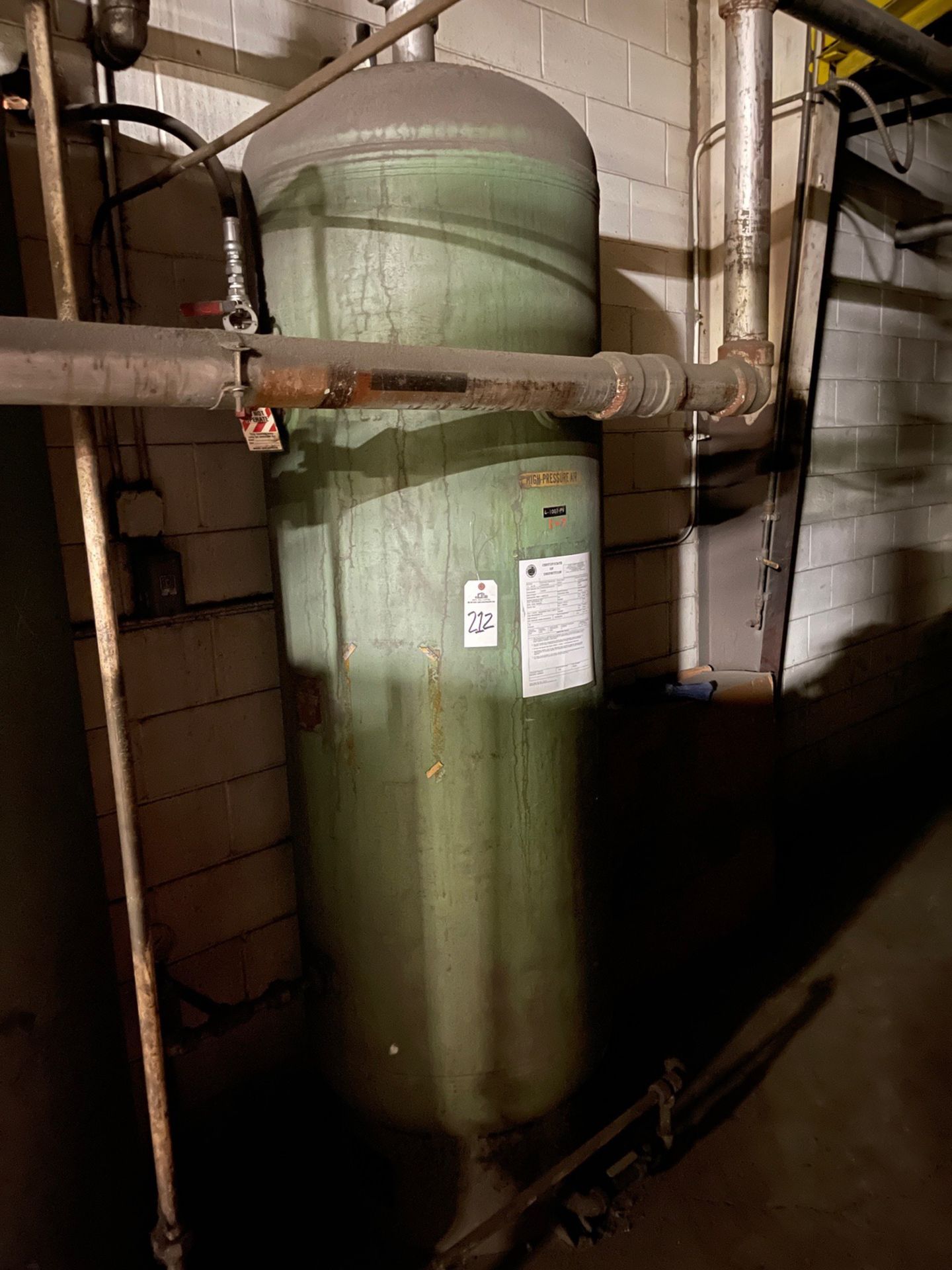 Compressed Air Tank , 240 Gallons, Approx. 32" x 102" | Rig Fee $150 - Image 2 of 2